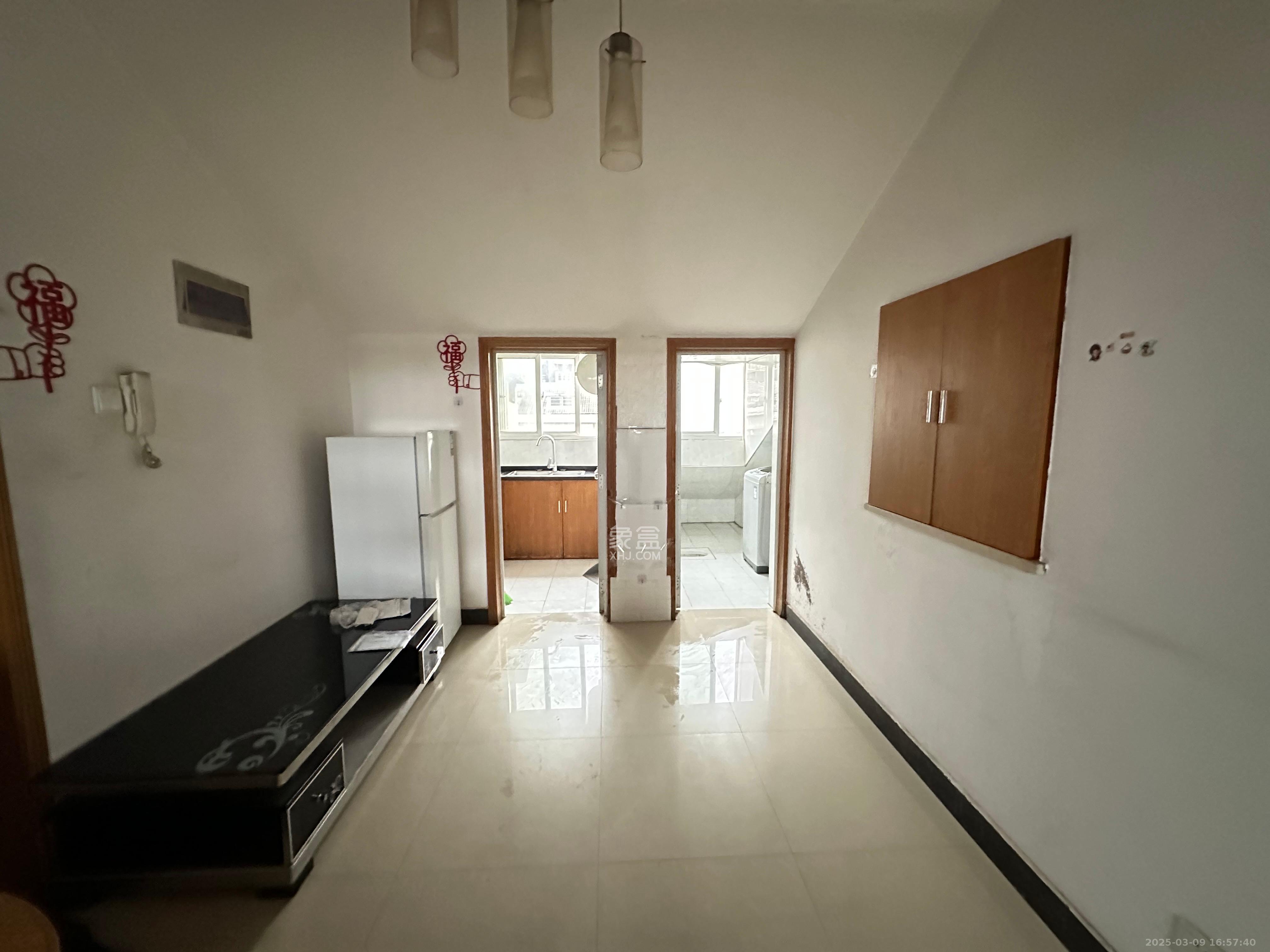 鄱阳小区 2室2厅1卫 1000.0元/月 鄱阳小区 2室2厅1卫 1000.0元/月室内图