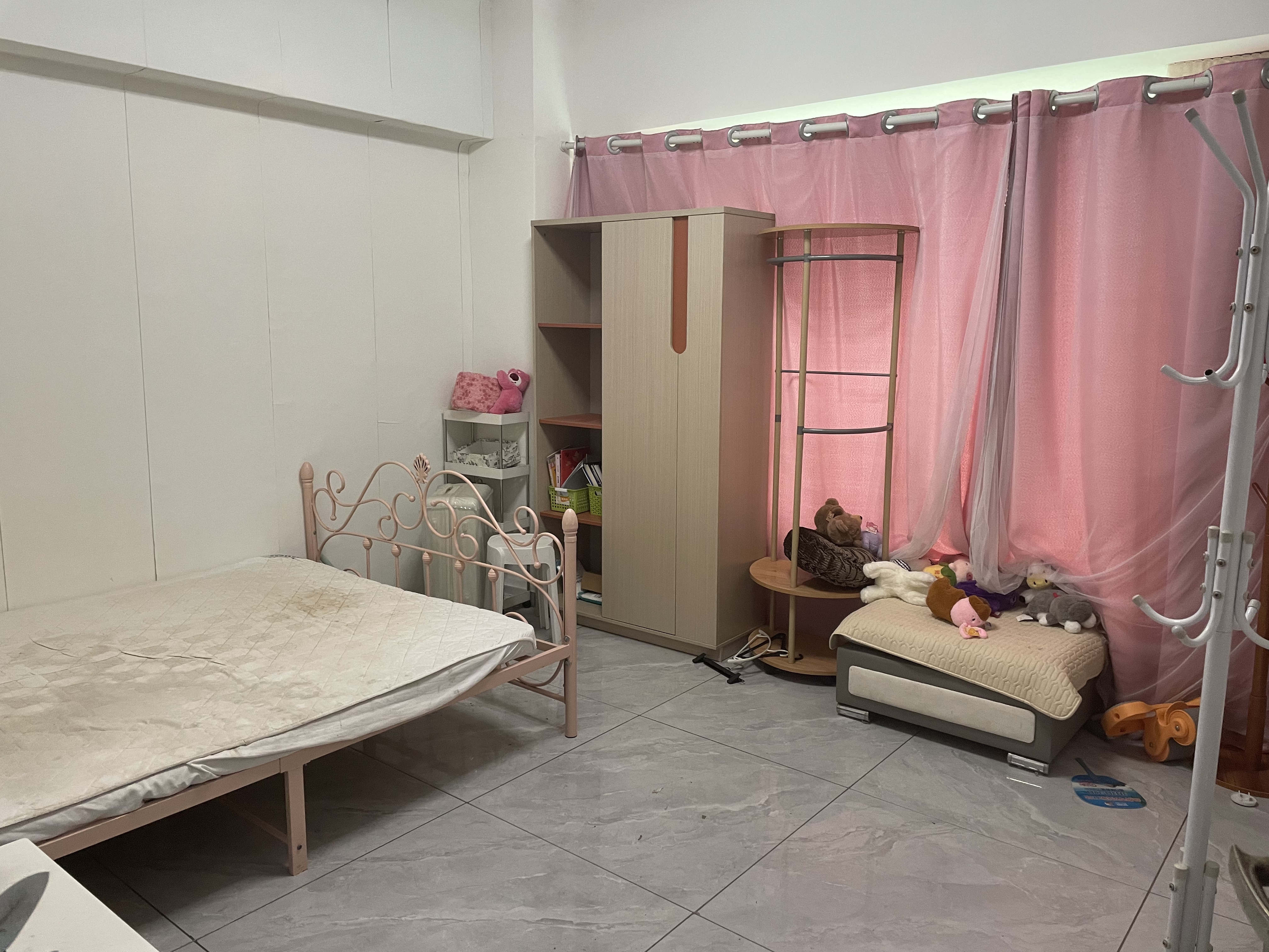 嘉汇广场 2室2厅1卫 1800.0元/月 嘉汇广场 2室2厅1卫 1800.0元/月室内图