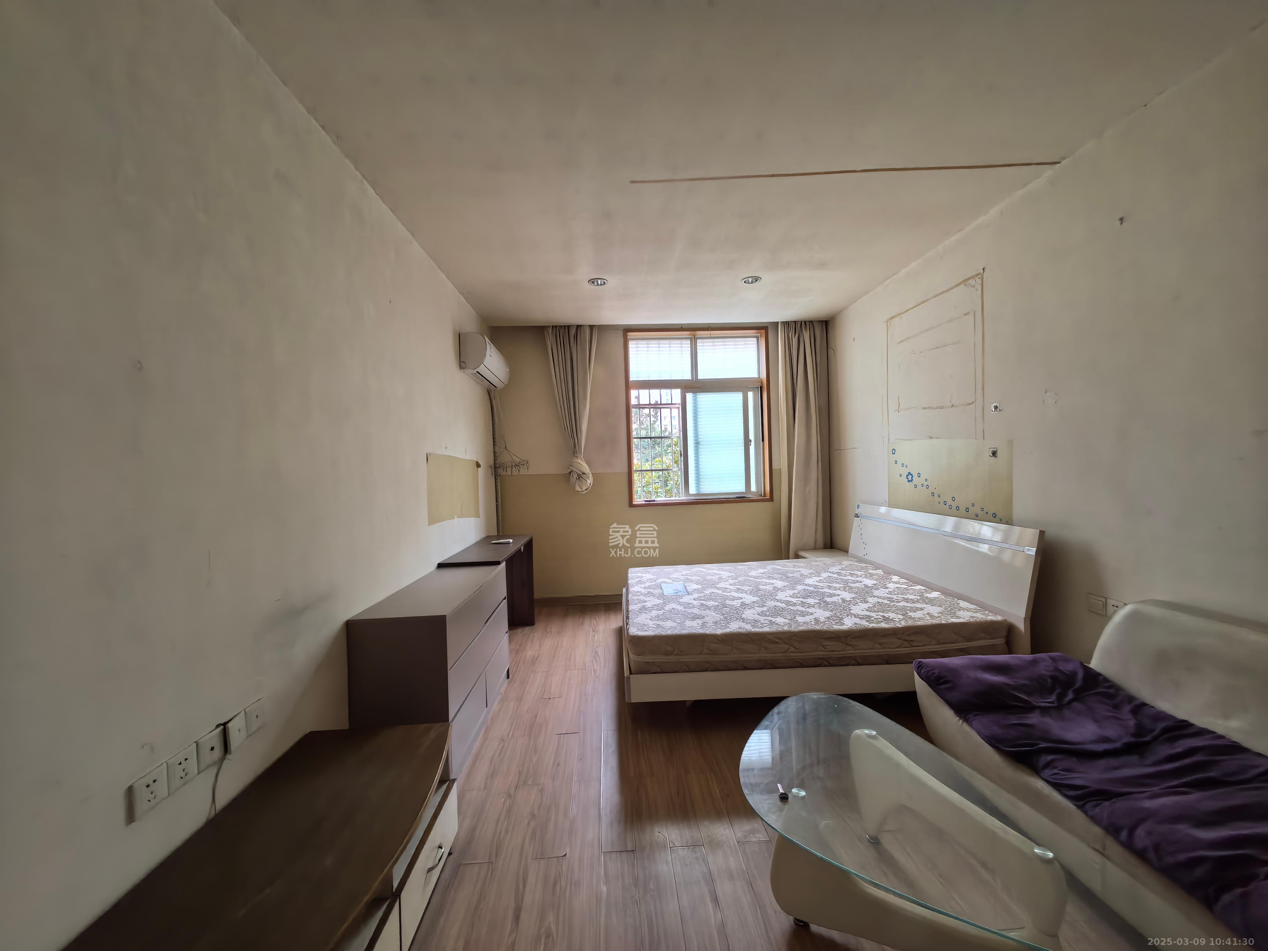 咸嘉新村悦峰园 1室1厅1卫 1000.0元/月 咸嘉新村悦峰园 1室1厅1卫 1000.0元/月室内图