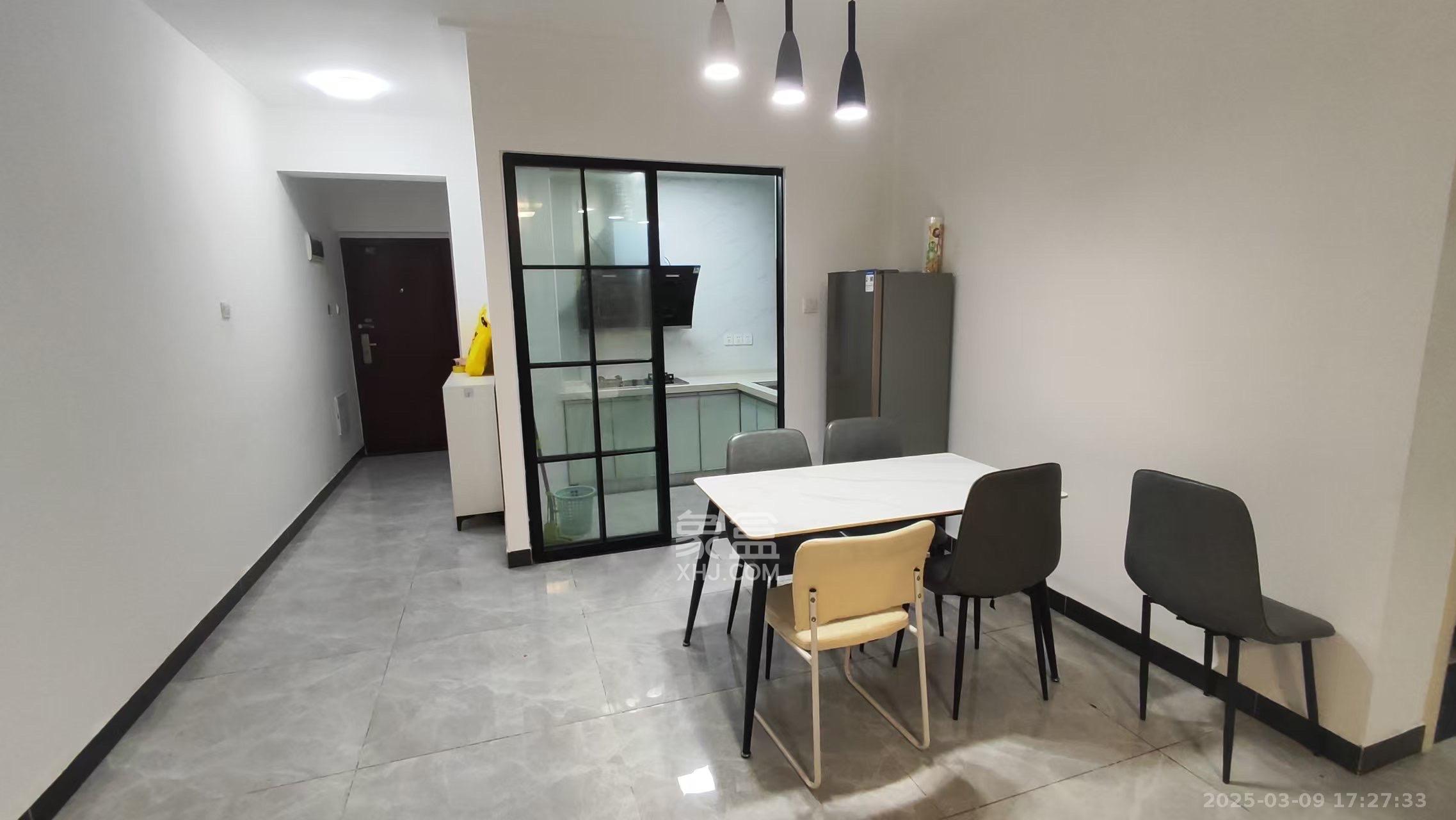 金湘苑(星澜之悦)  3室1厅1卫    1900.0元/月 金湘苑(星澜之悦)  3室1厅1卫    1900.0元/月