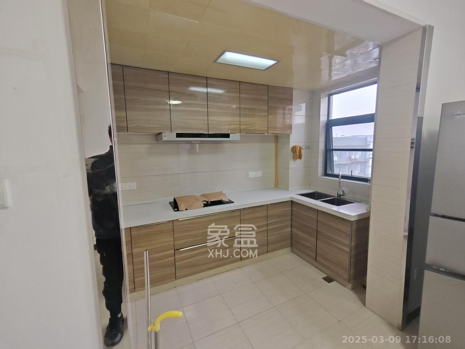 华天苑 3室2厅2卫 2900.0元/月 华天苑 3室2厅2卫 2900.0元/月室内图