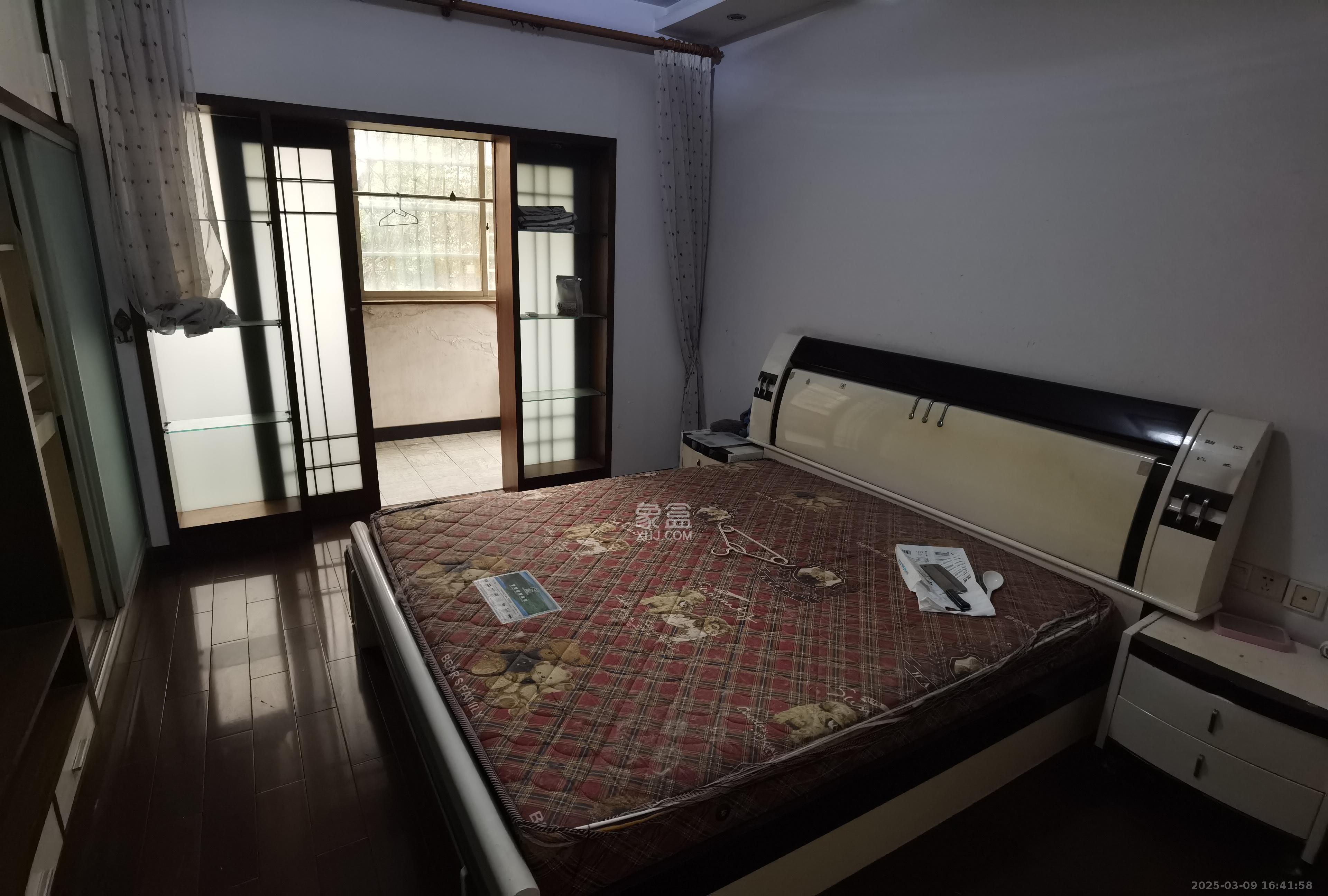 金地华园  4室2厅2卫   3200.00元/月室内图