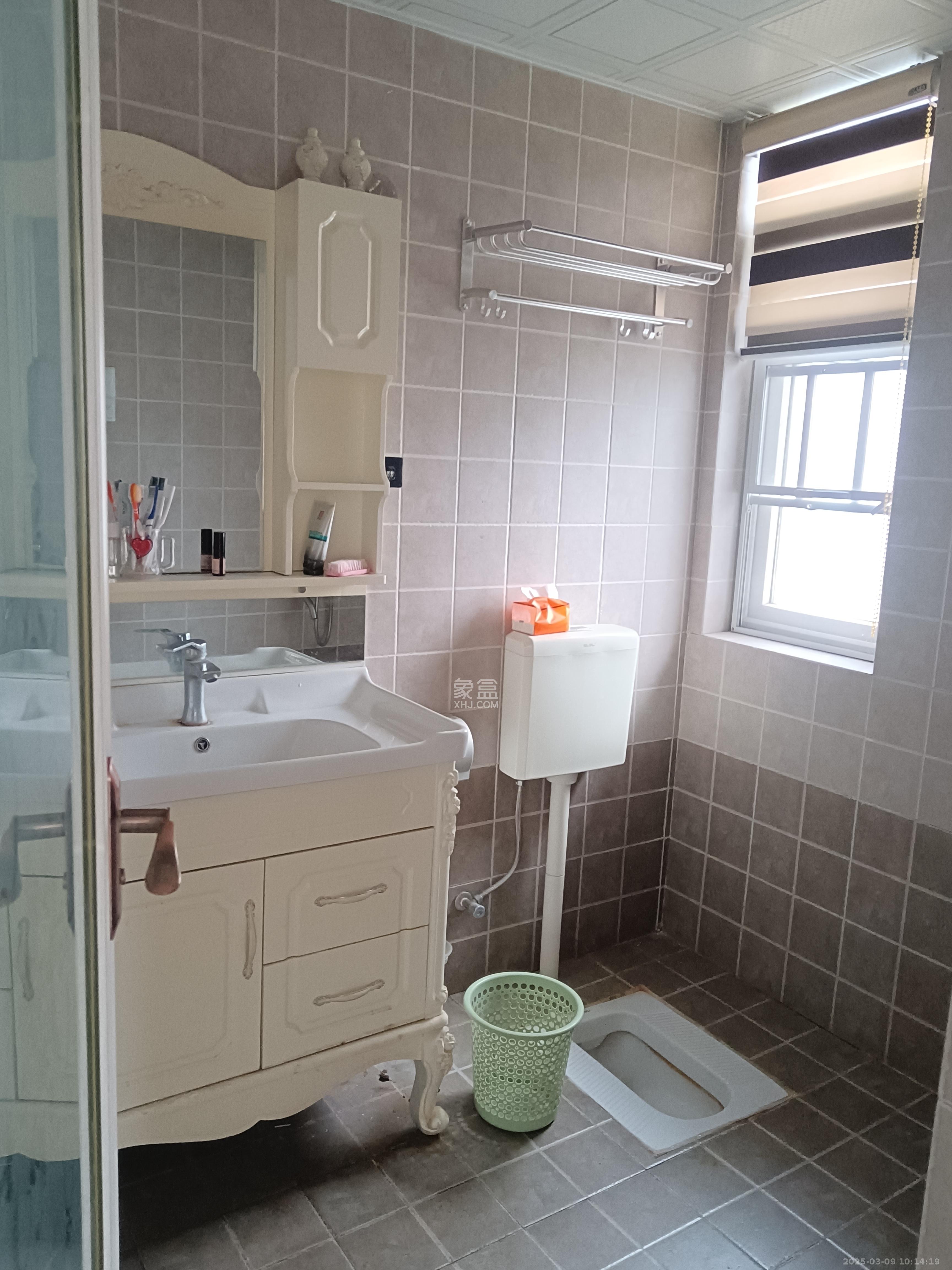 华银天际 3室2厅2卫 2200.0元/月 华银天际 3室2厅2卫 2200.0元/月室内图