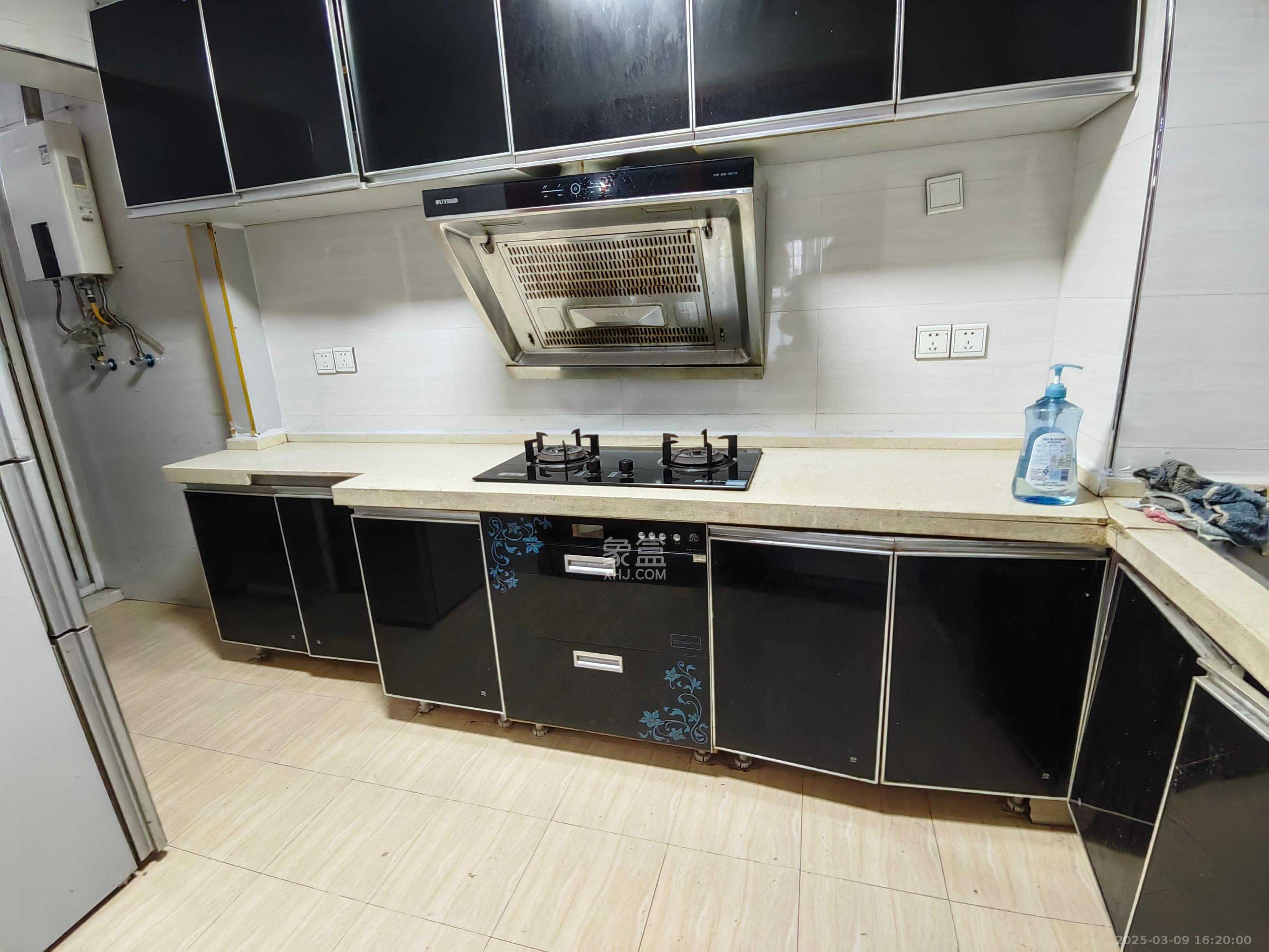 世景华庭  2室2厅1卫   1700.00元/月室内图