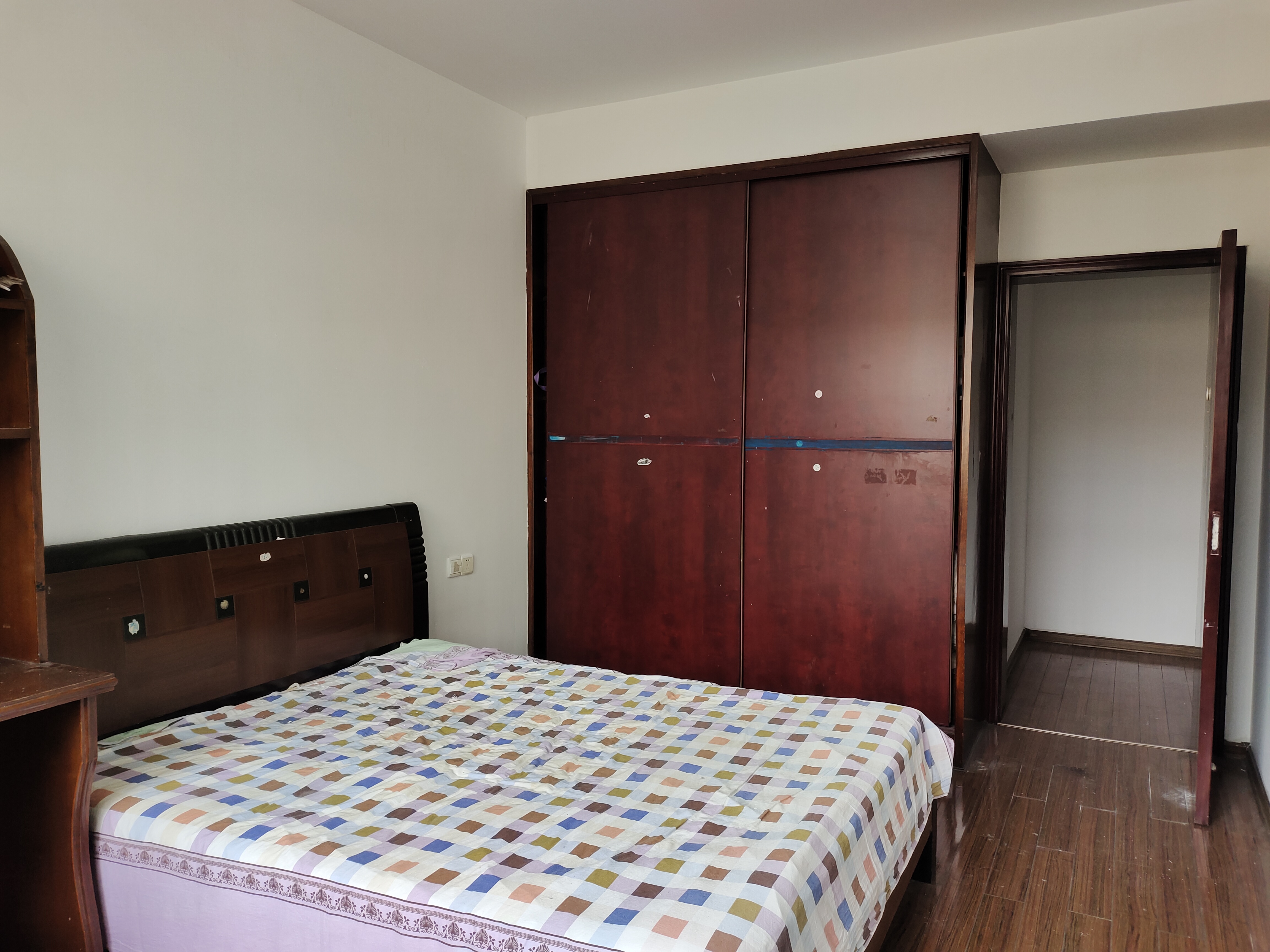 三星龙园 3室2厅2卫 67.0万 三星龙园 3室2厅2卫 67.0万卧室