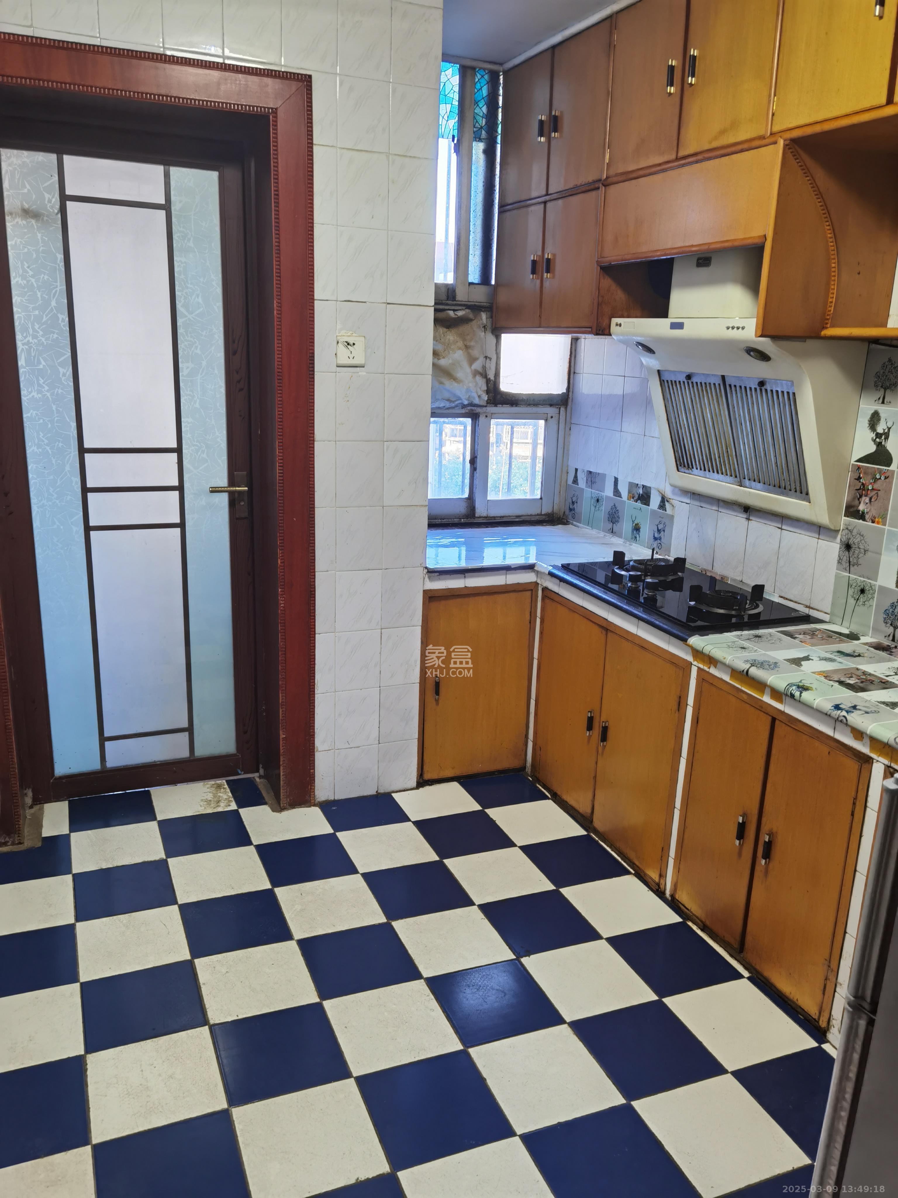 安泰新村  3室2厅1卫   2000.00元/月室内图