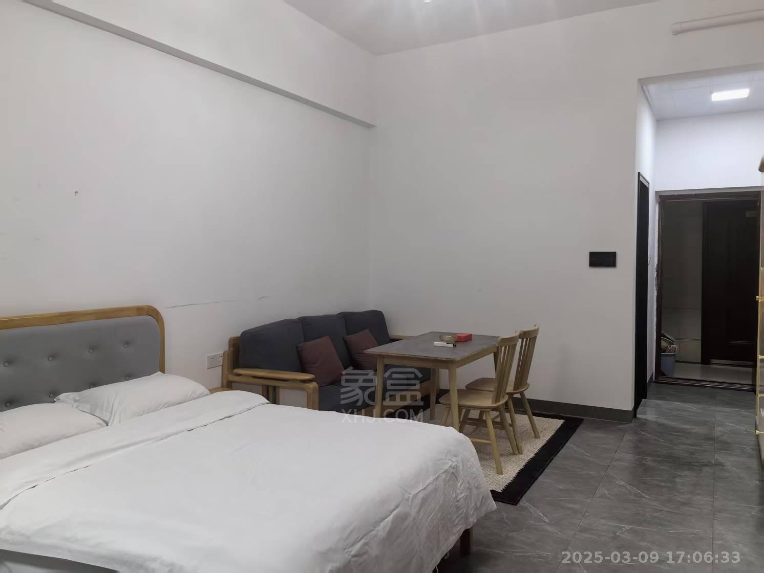 流金岁月-华晨国际 1室1厅1卫 1700.0元/月 流金岁月-华晨国际 1室1厅1卫 1700.0元/月室内图