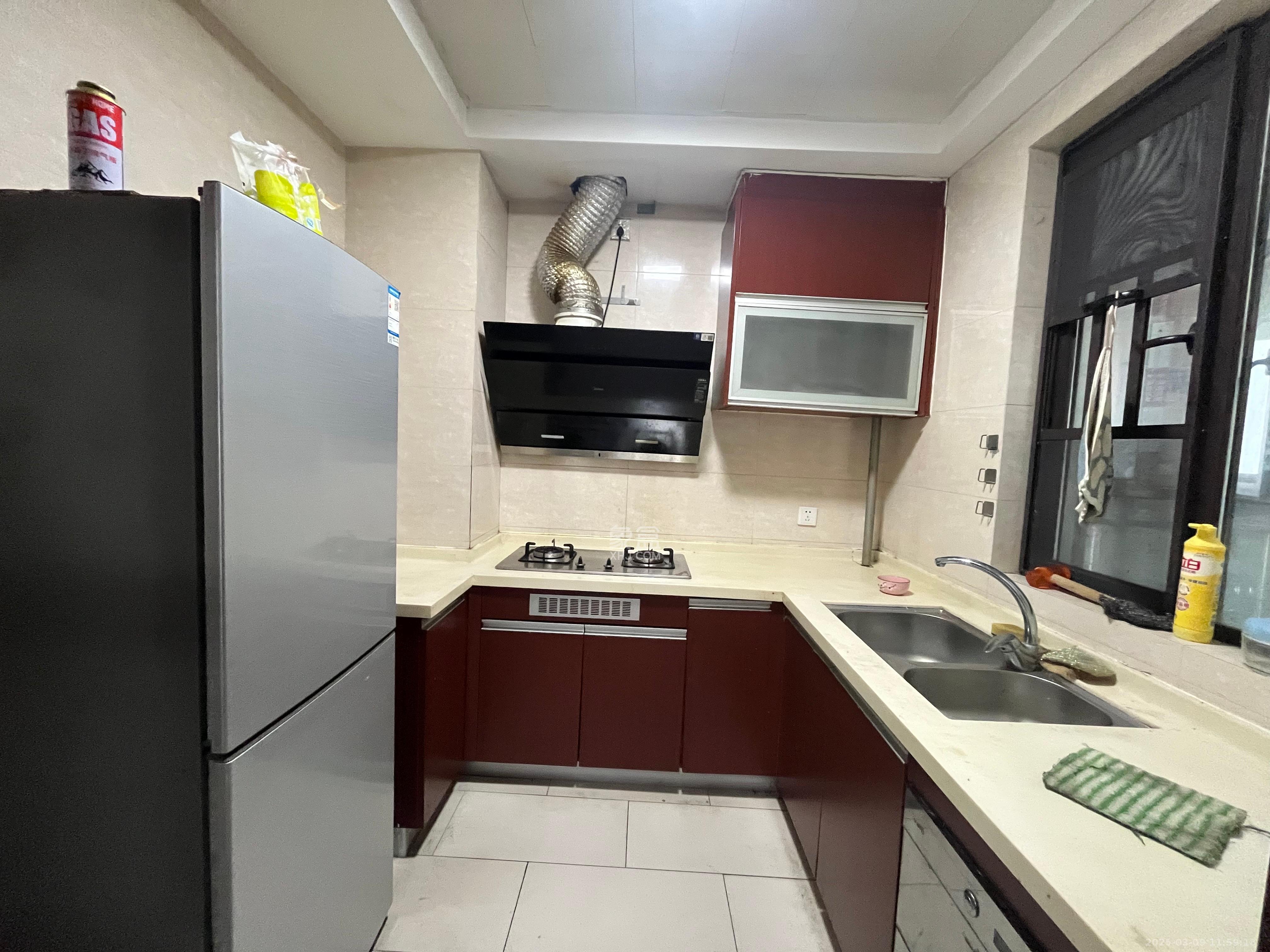 中海国际三期  3室2厅1卫    2200.0元/月 中海国际三期  3室2厅1卫    2200.0元/月室内图