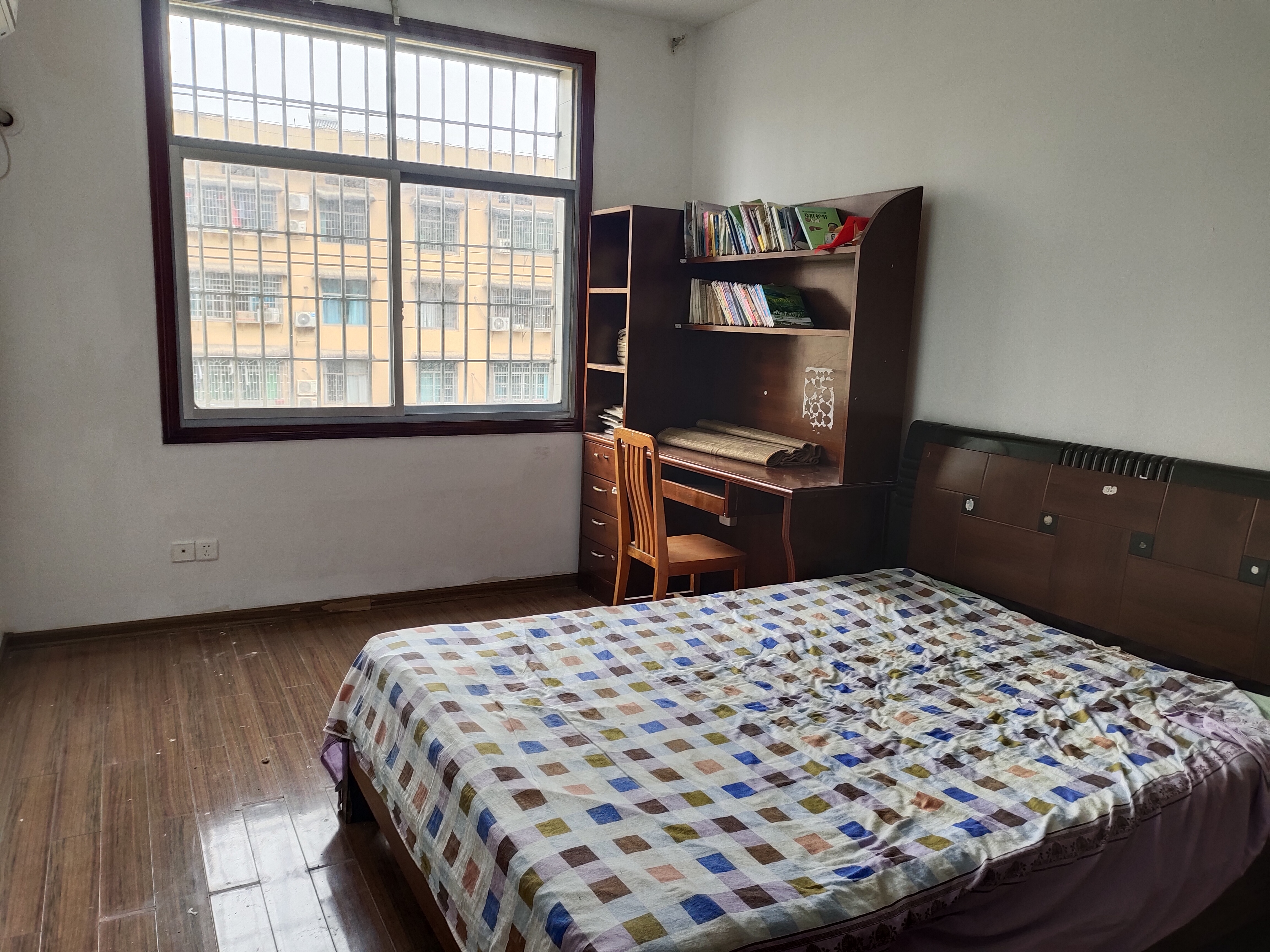 三星龙园 3室2厅2卫 67.0万 三星龙园 3室2厅2卫 67.0万卧室