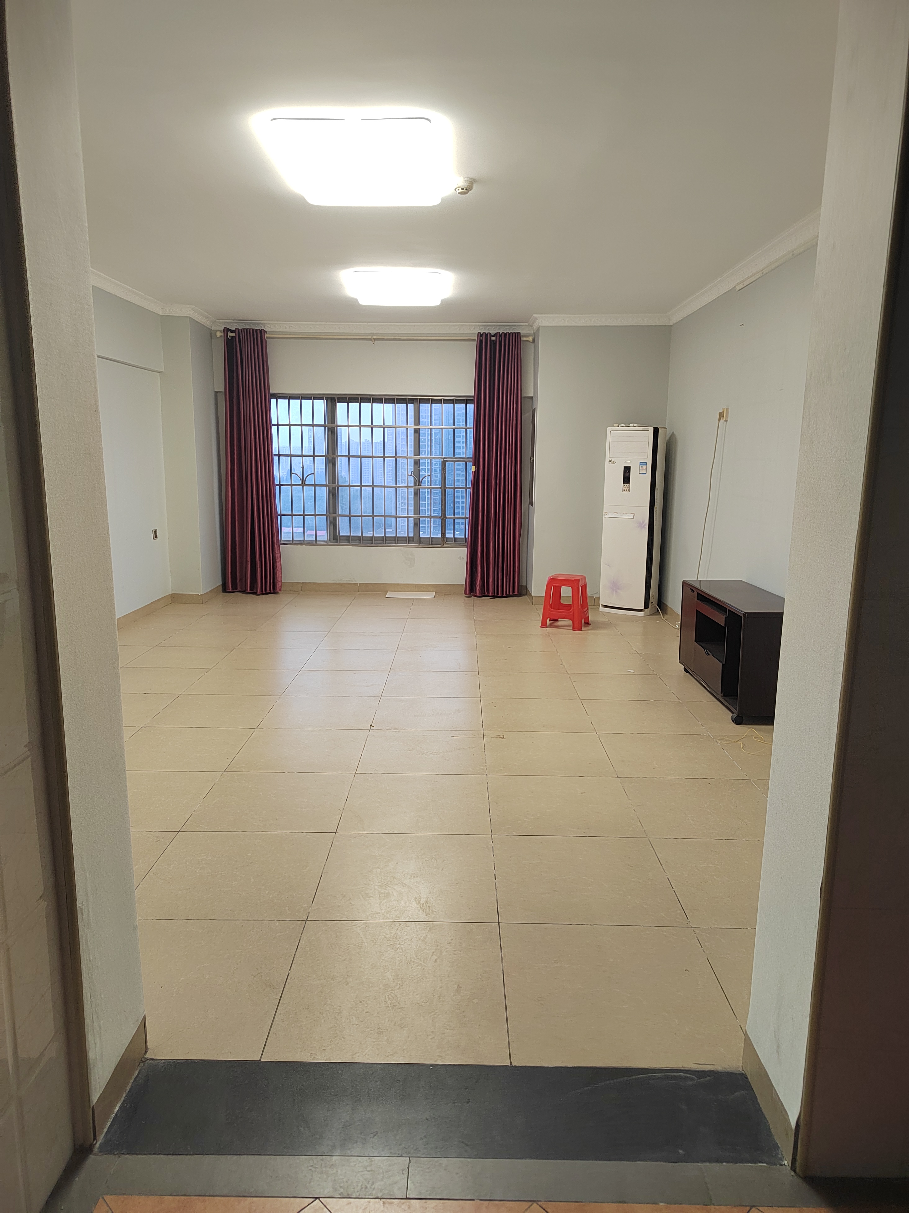 华融大厦 1室1厅1卫 900.0元/月 华融大厦 1室1厅1卫 900.0元/月室内图