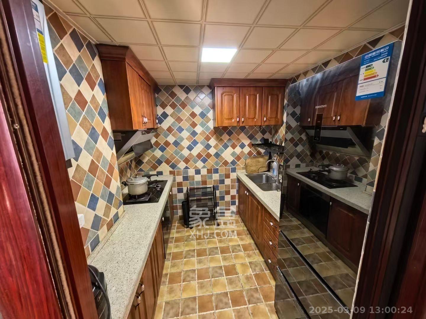 南庭城果 3室2厅1卫 2600.0元/月 南庭城果 3室2厅1卫 2600.0元/月室内图