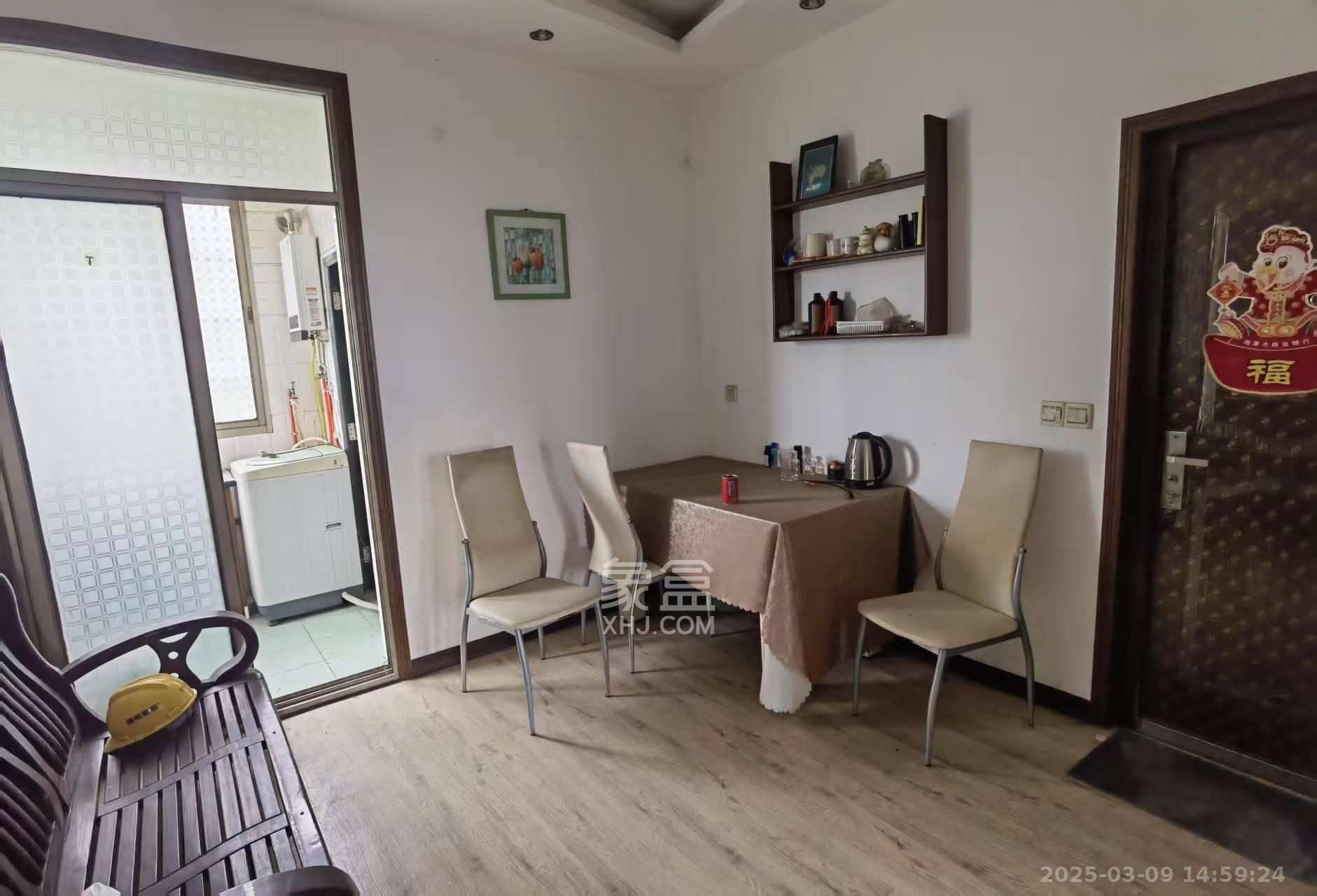 禾花村 2室1厅1卫 600.0元/月 禾花村 2室1厅1卫 600.0元/月室内图