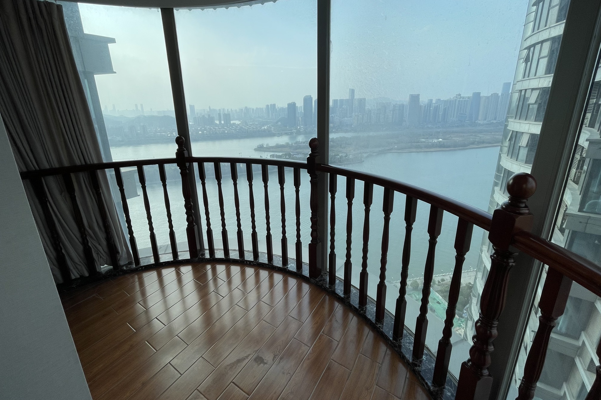 潮宗御苑 4室2厅2卫 360.0万 潮宗御苑 4室2厅2卫 360.0万其他