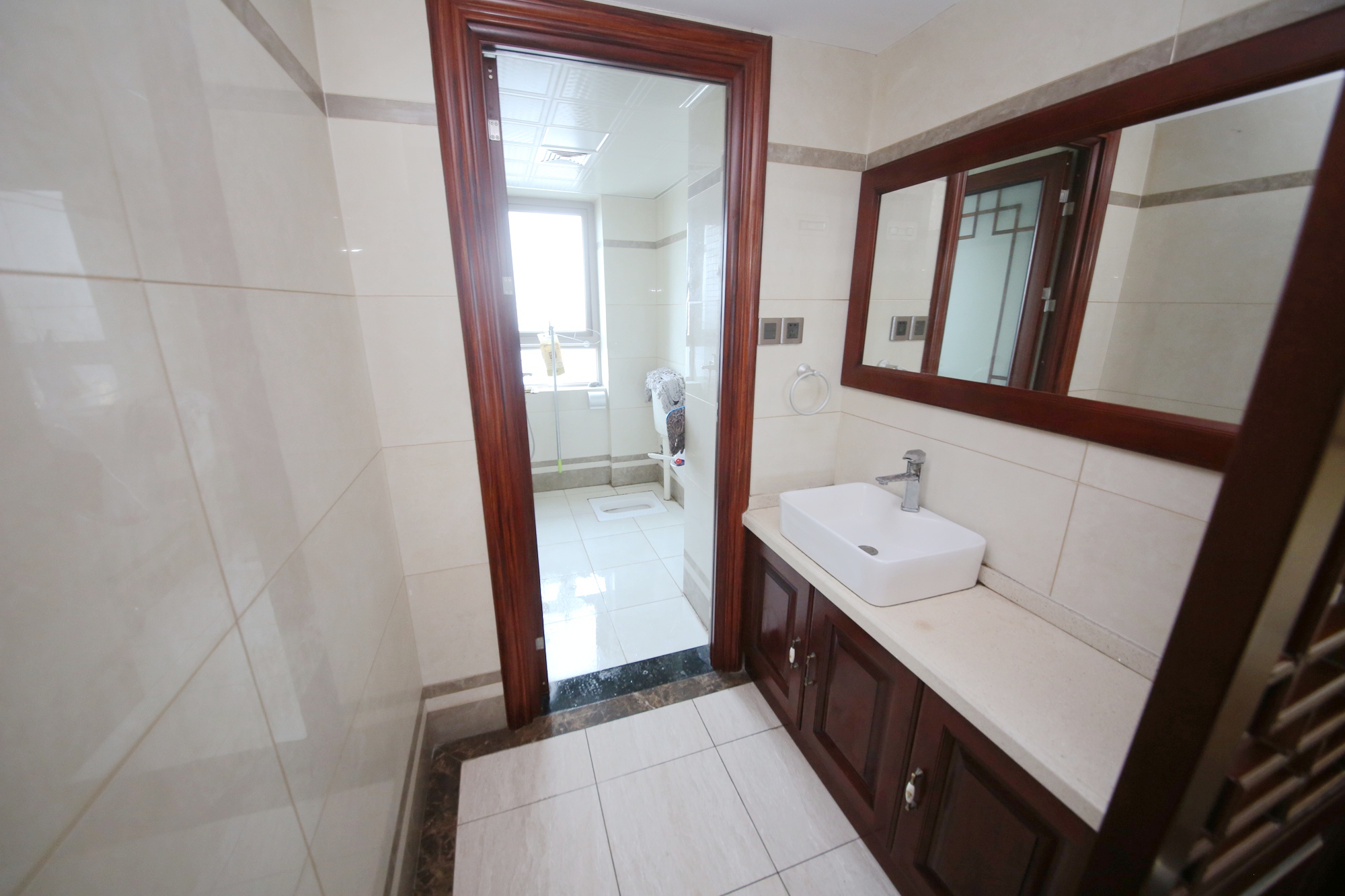 潮宗御苑  4室2厅2卫    360.0万卫生间