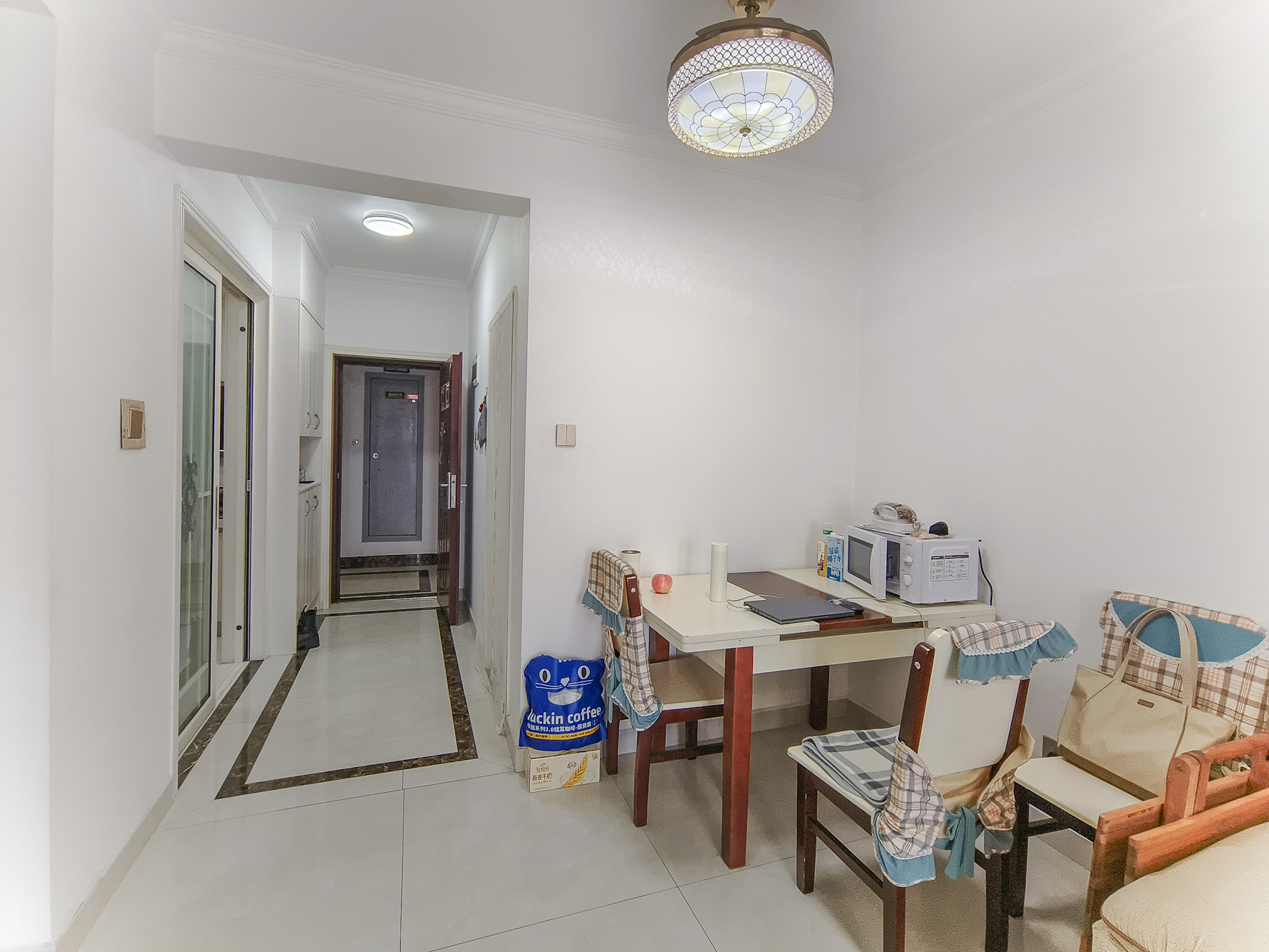 荣盛花语城 2室2厅1卫 50.9万 荣盛花语城 2室2厅1卫 50.9万客厅