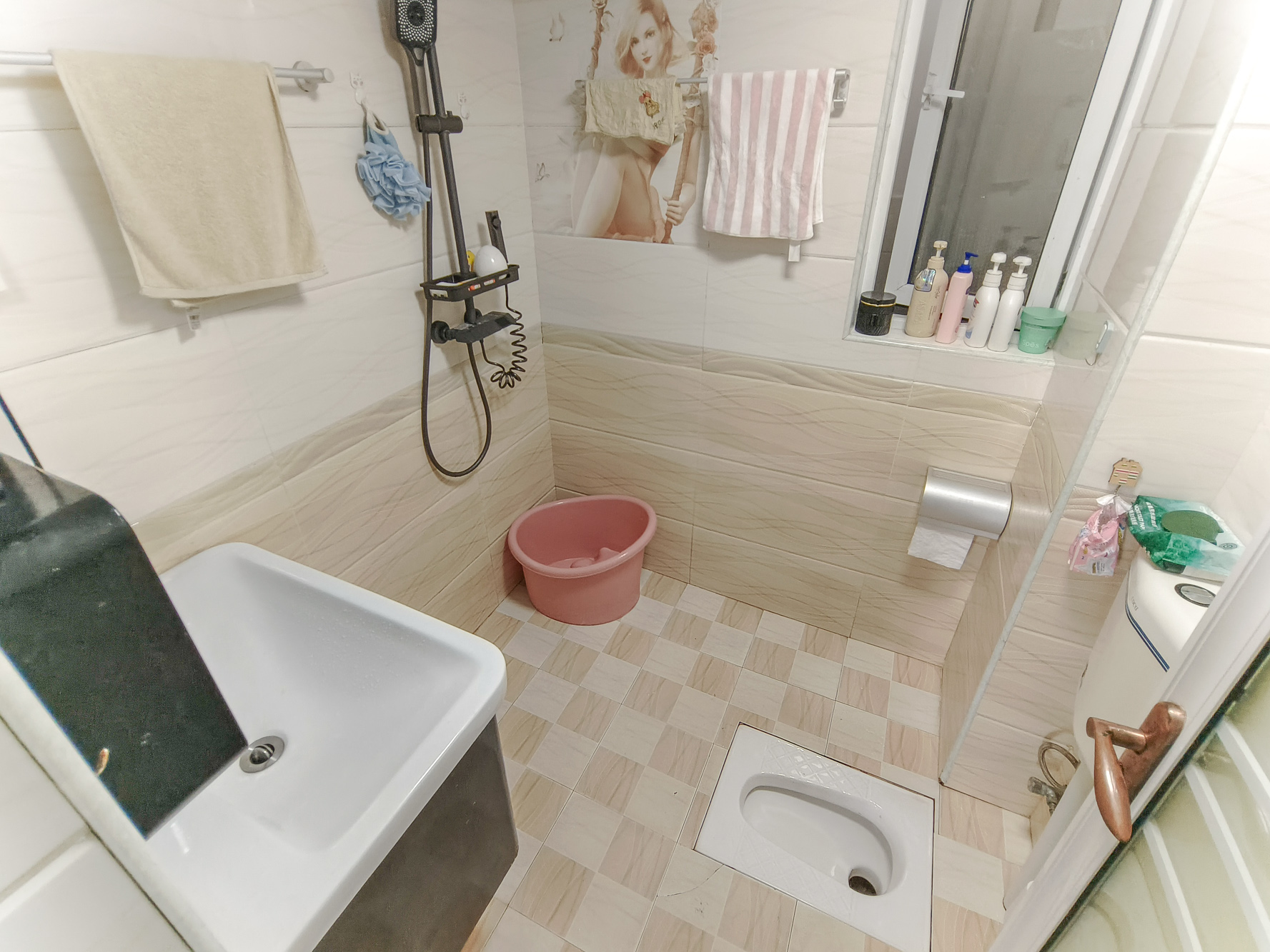 山水湾  3室2厅1卫   65.00万卫生间
