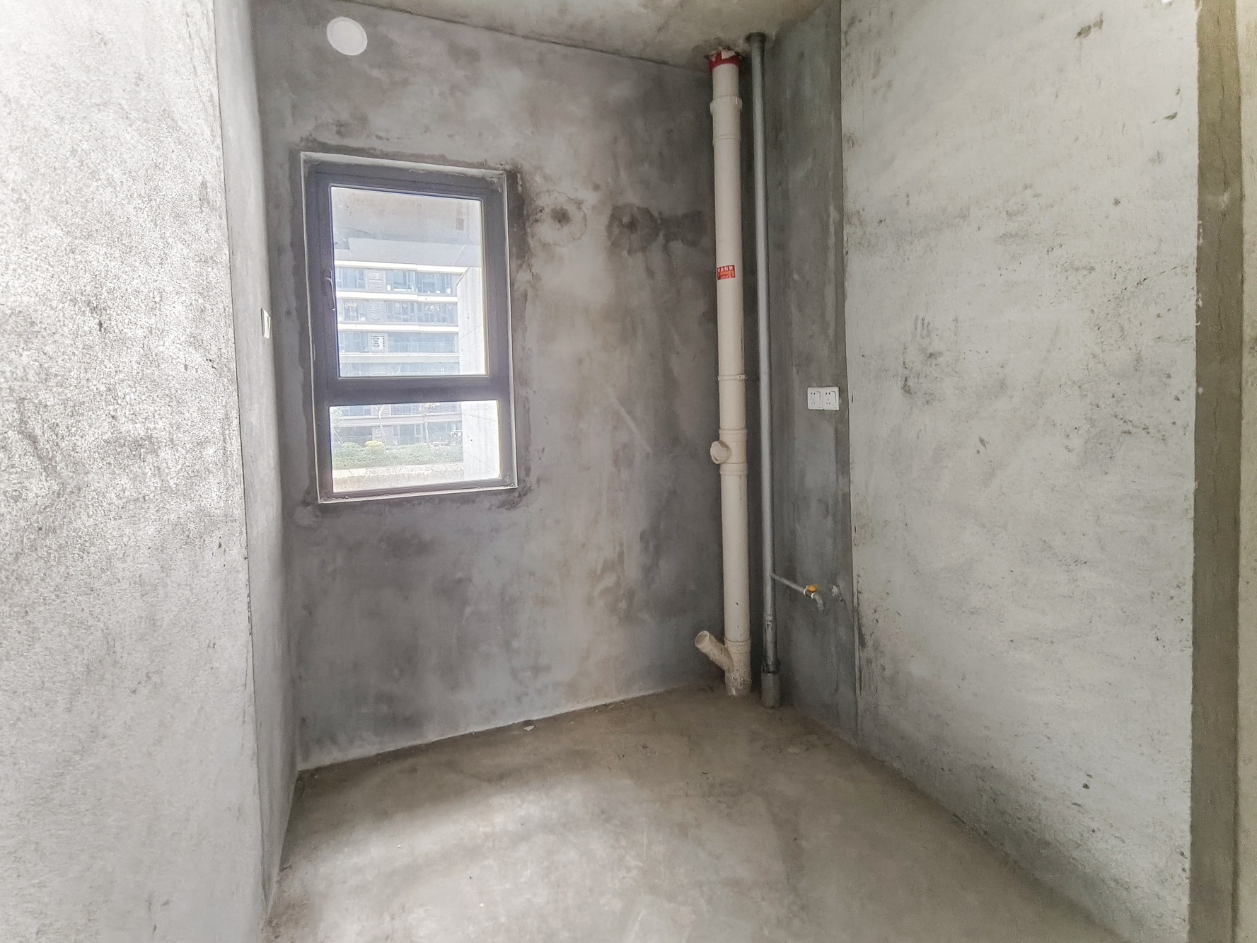 荣盛城  4室2厅2卫    83.0万 荣盛城  4室2厅2卫    83.0万厨房