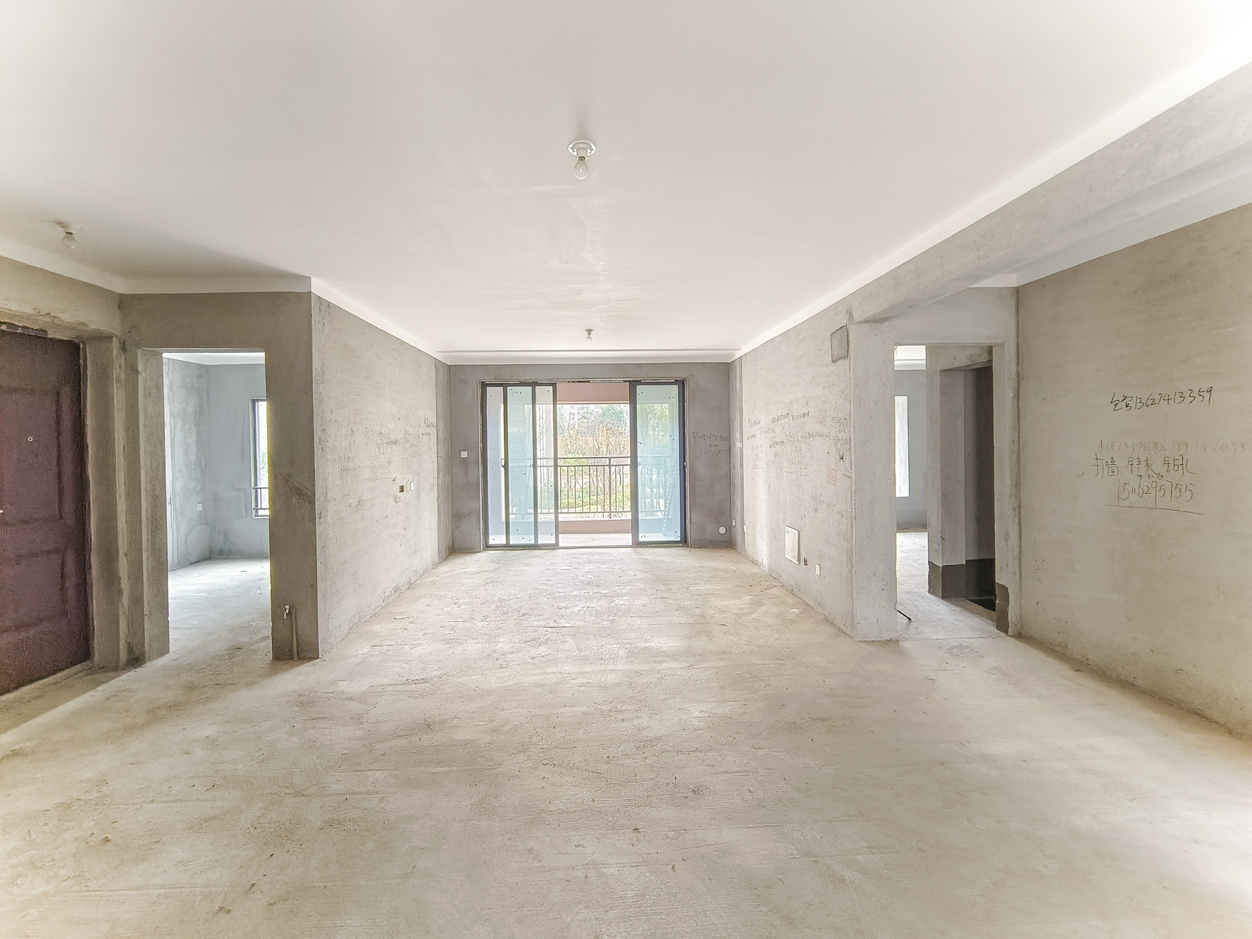 荣盛城  4室2厅2卫    83.0万 荣盛城  4室2厅2卫    83.0万客厅