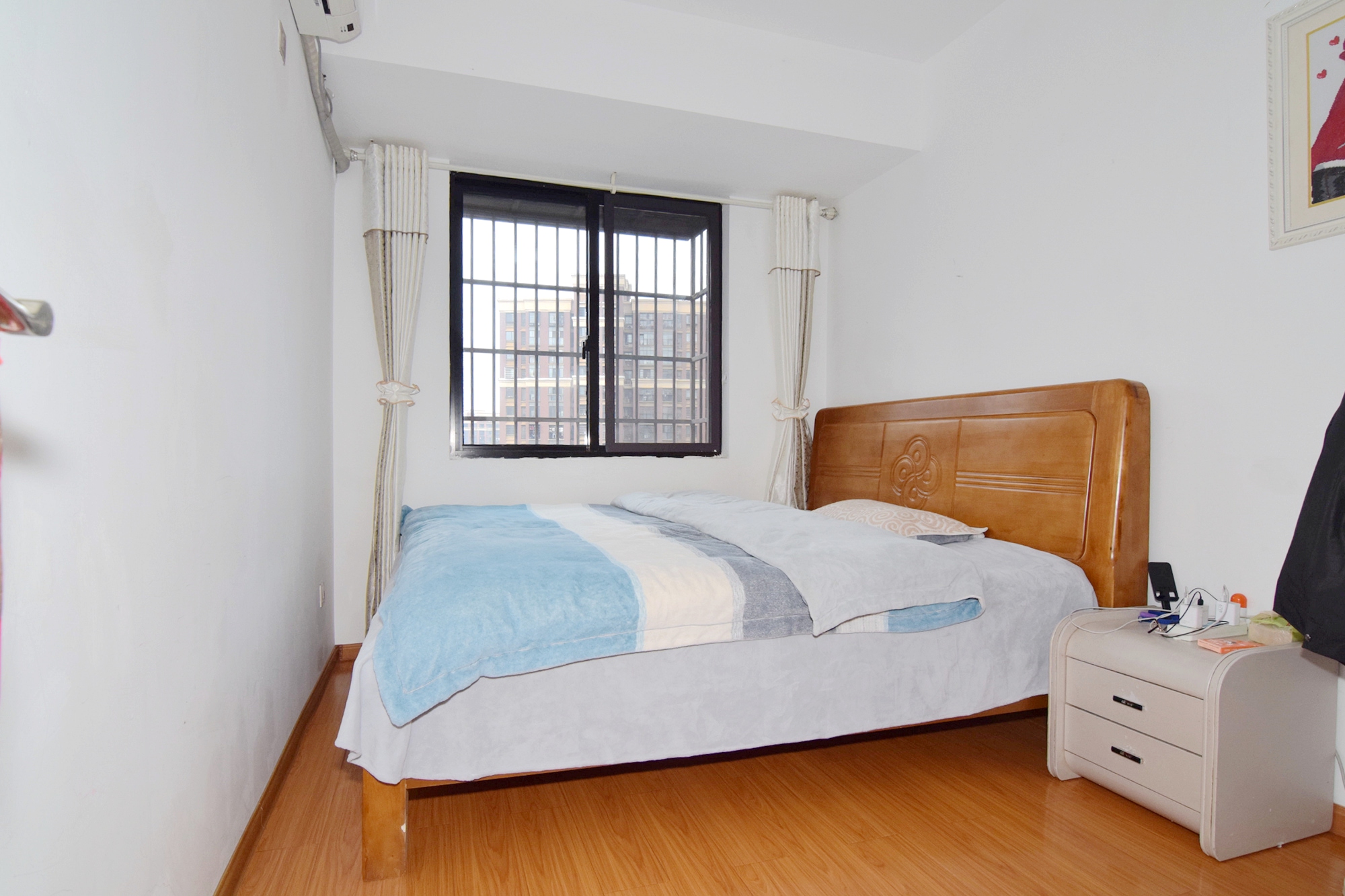 新城国际花都 3室2厅1卫 52.0万 新城国际花都 3室2厅1卫 52.0万卧室