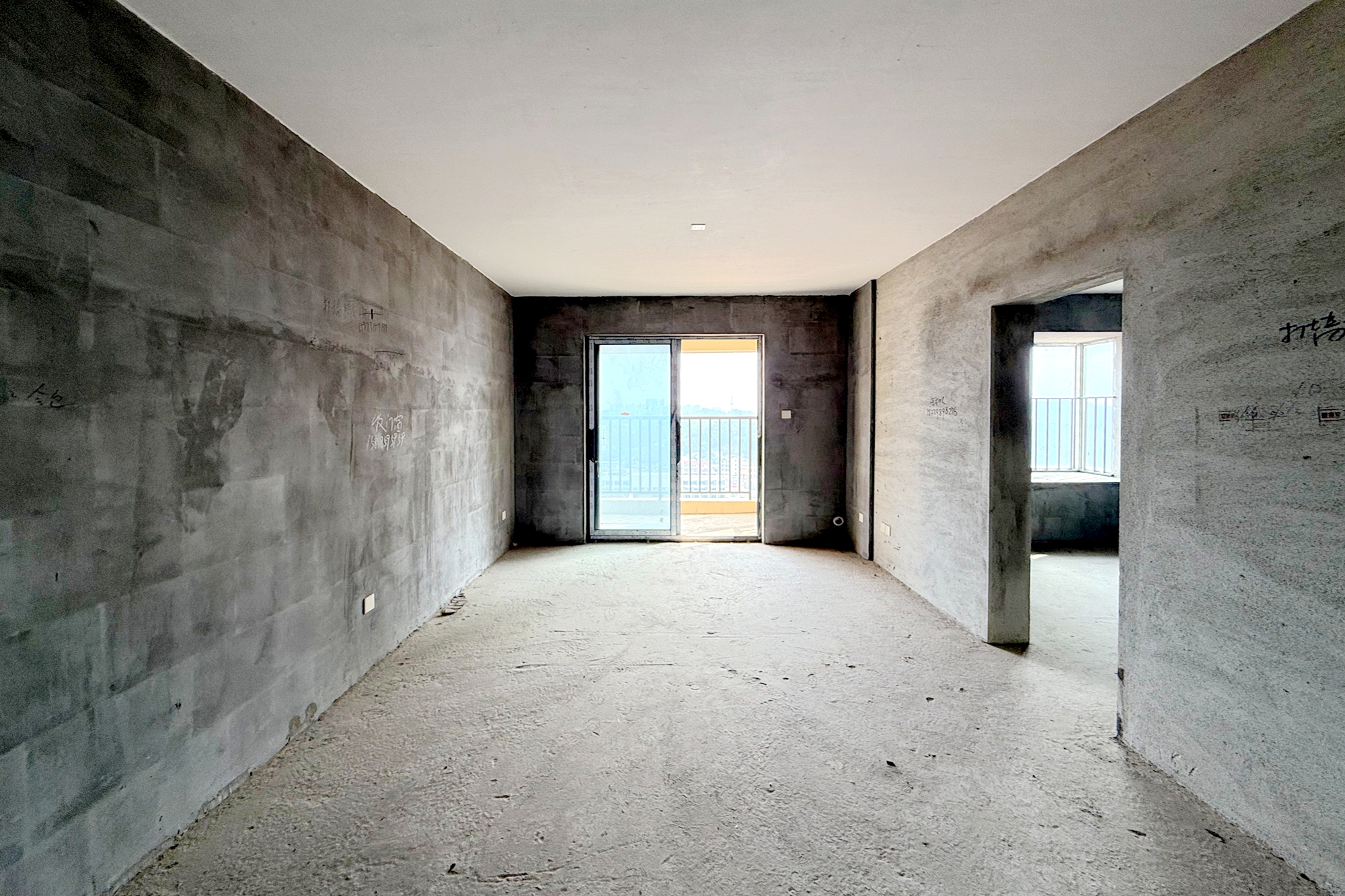 中粮鸿云 3室1厅1卫 55.0万 中粮鸿云 3室1厅1卫 55.0万客厅