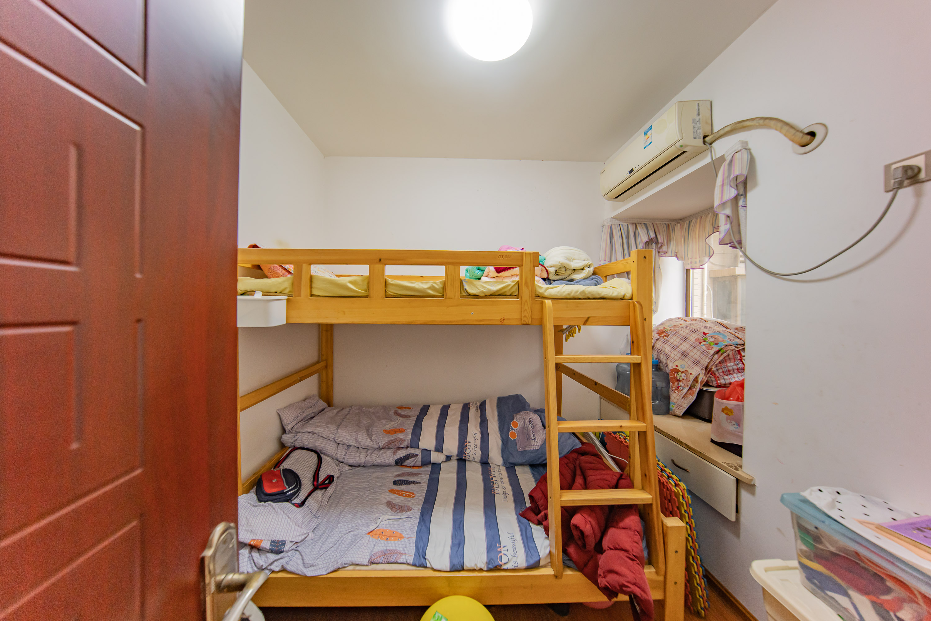 江山帝景哈佛 2室2厅1卫 74.0万 江山帝景哈佛 2室2厅1卫 74.0万卧室