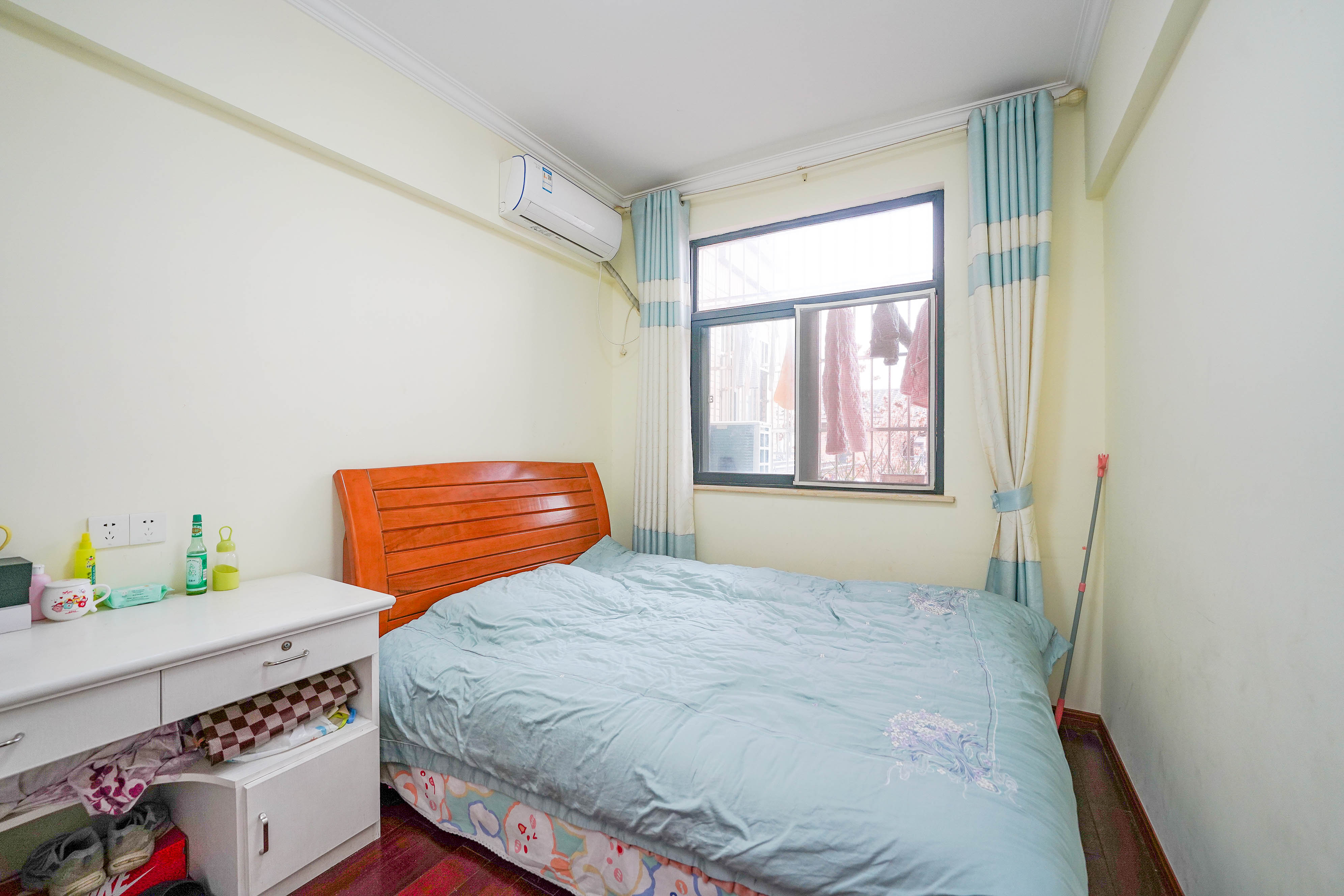 山水印象(愿景想山) 3室2厅2卫 96.0万 山水印象(愿景想山) 3室2厅2卫 96.0万卧室