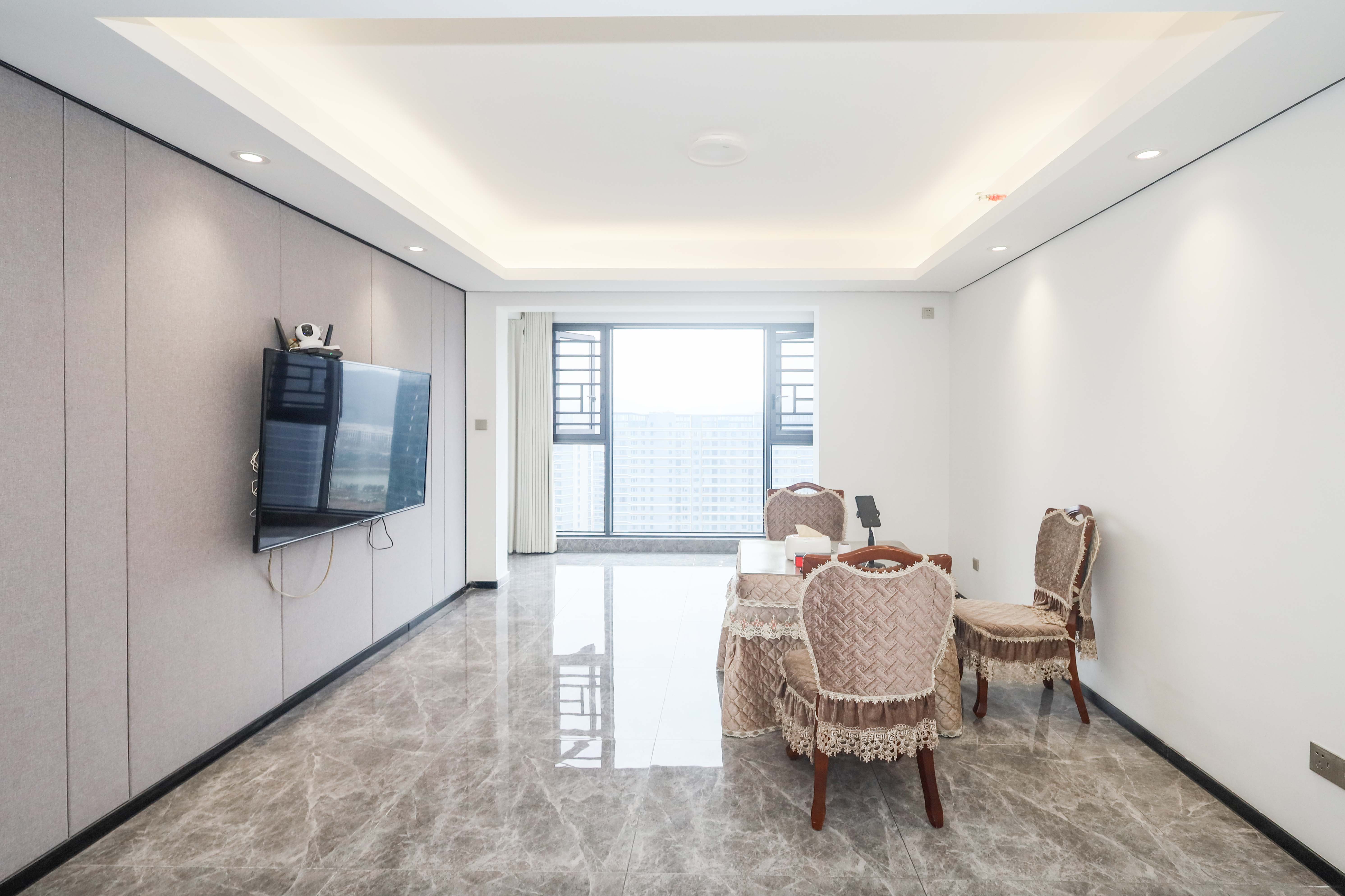 中国铁建湘语梅溪 3室2厅2卫 132.0万 中国铁建湘语梅溪 3室2厅2卫 132.0万客厅