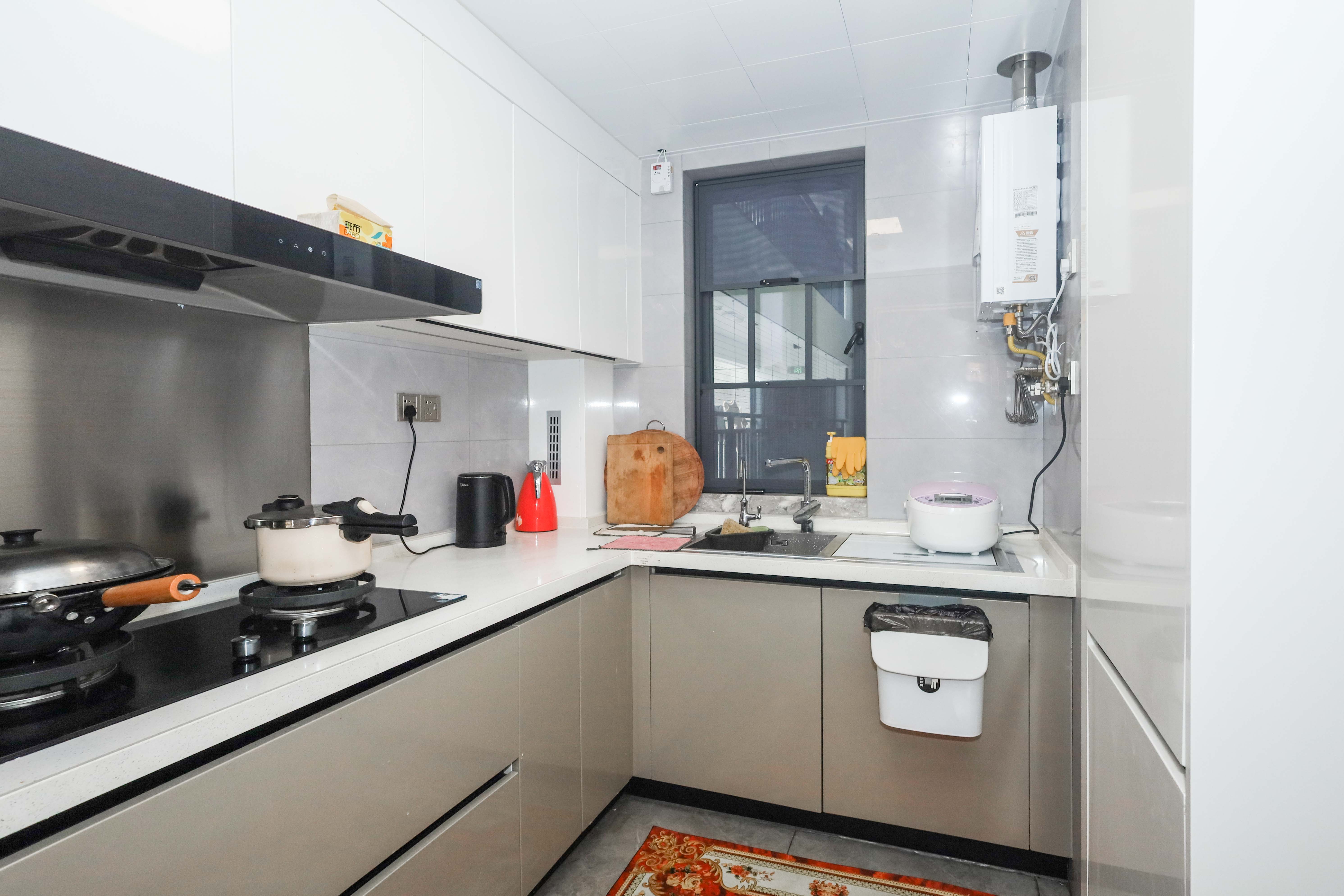 中国铁建湘语梅溪 3室2厅2卫 132.0万 中国铁建湘语梅溪 3室2厅2卫 132.0万厨房