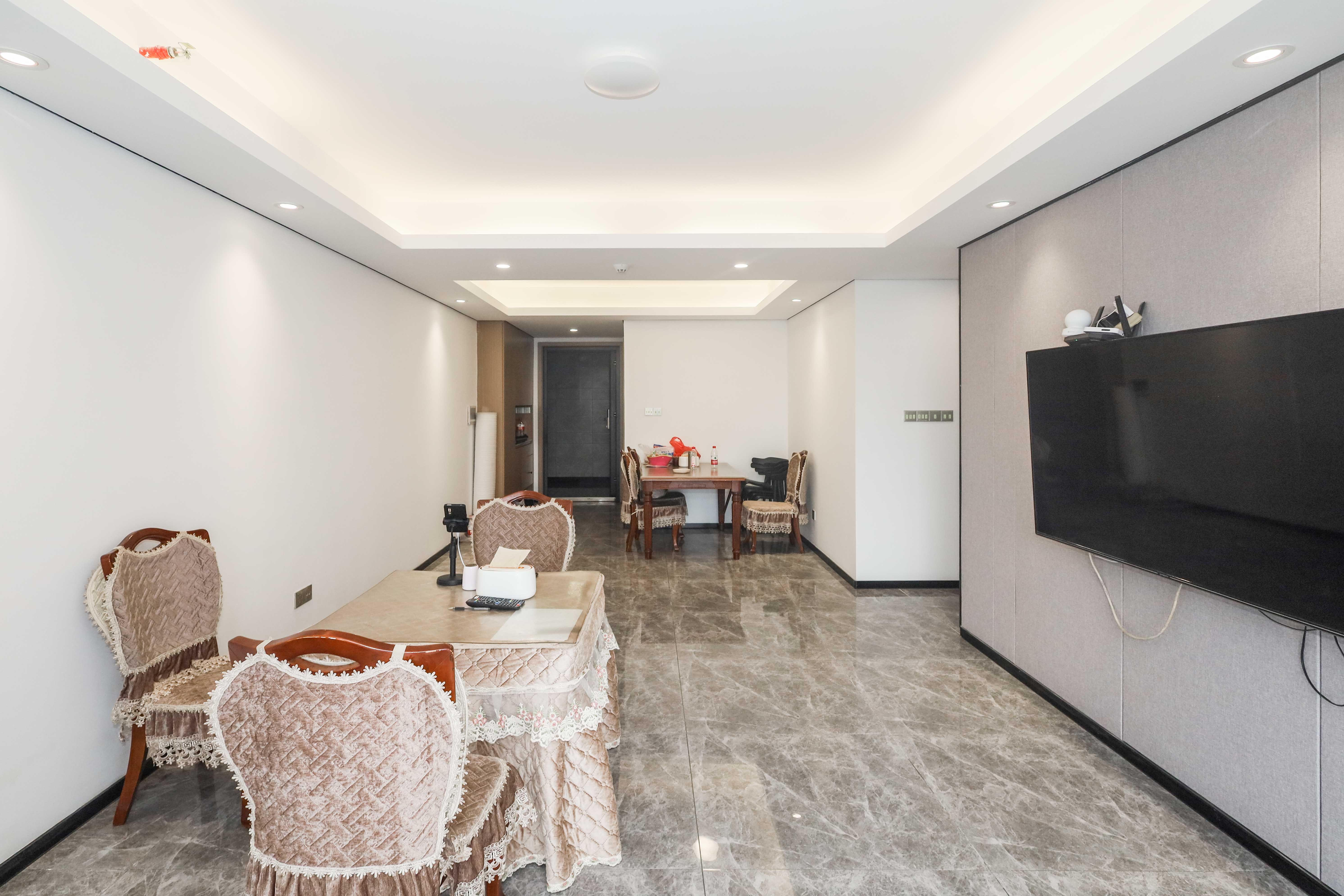 中国铁建湘语梅溪 3室2厅2卫 132.0万 中国铁建湘语梅溪 3室2厅2卫 132.0万客厅