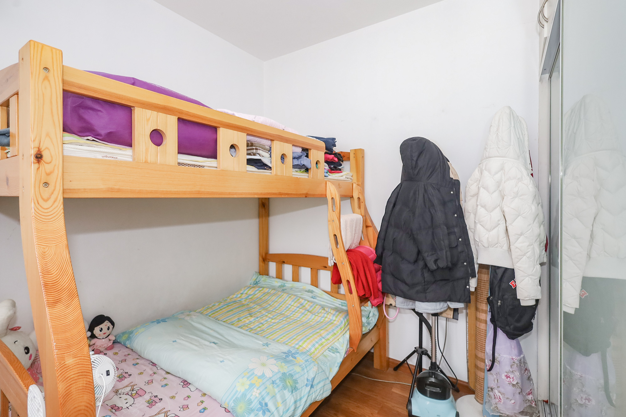 钰龙天下一期  3室2厅1卫    268.0万 钰龙天下一期  3室2厅1卫    268.0万卧室