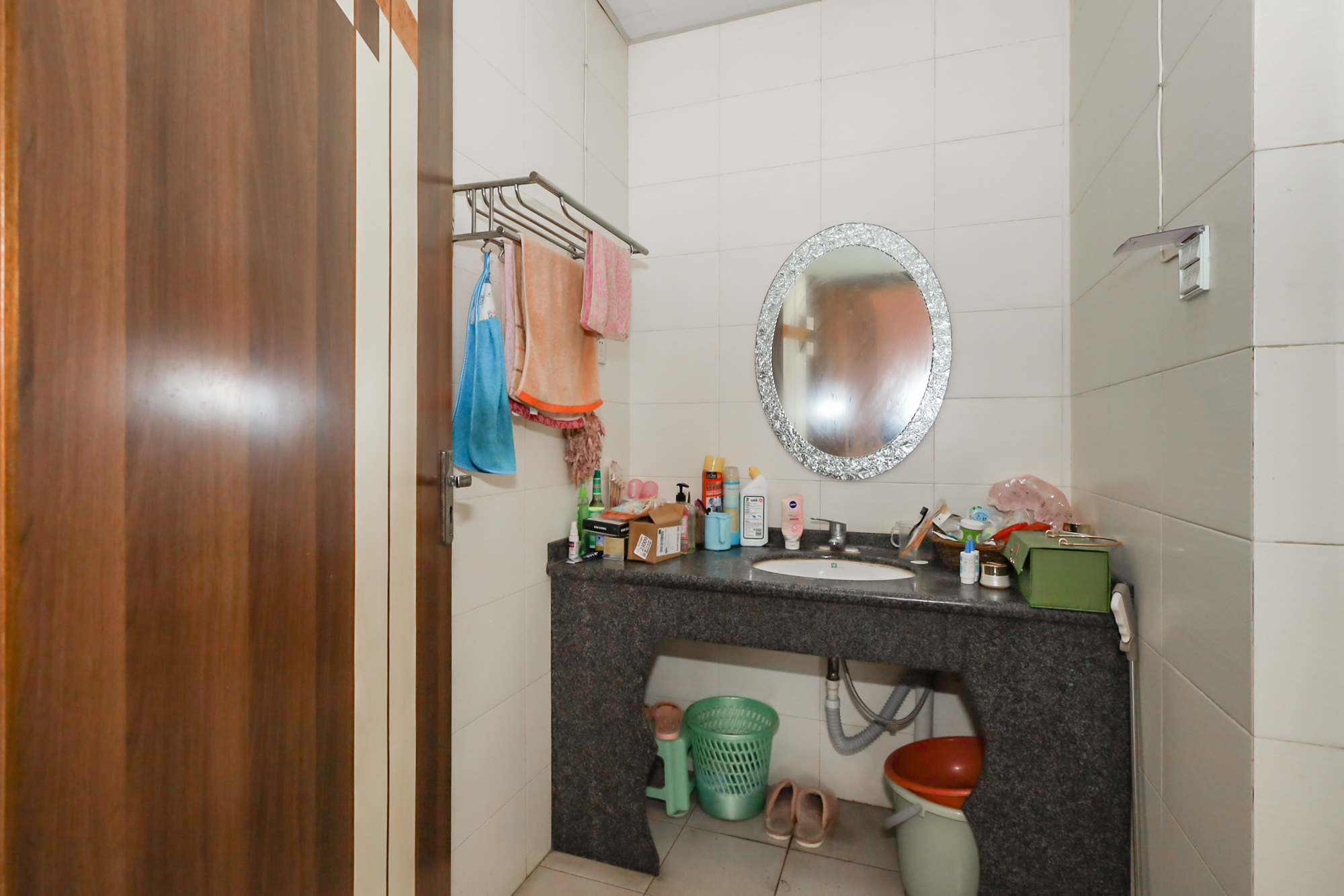 金色山庄 6室2厅3卫 226.0万 金色山庄 6室2厅3卫 226.0万其他