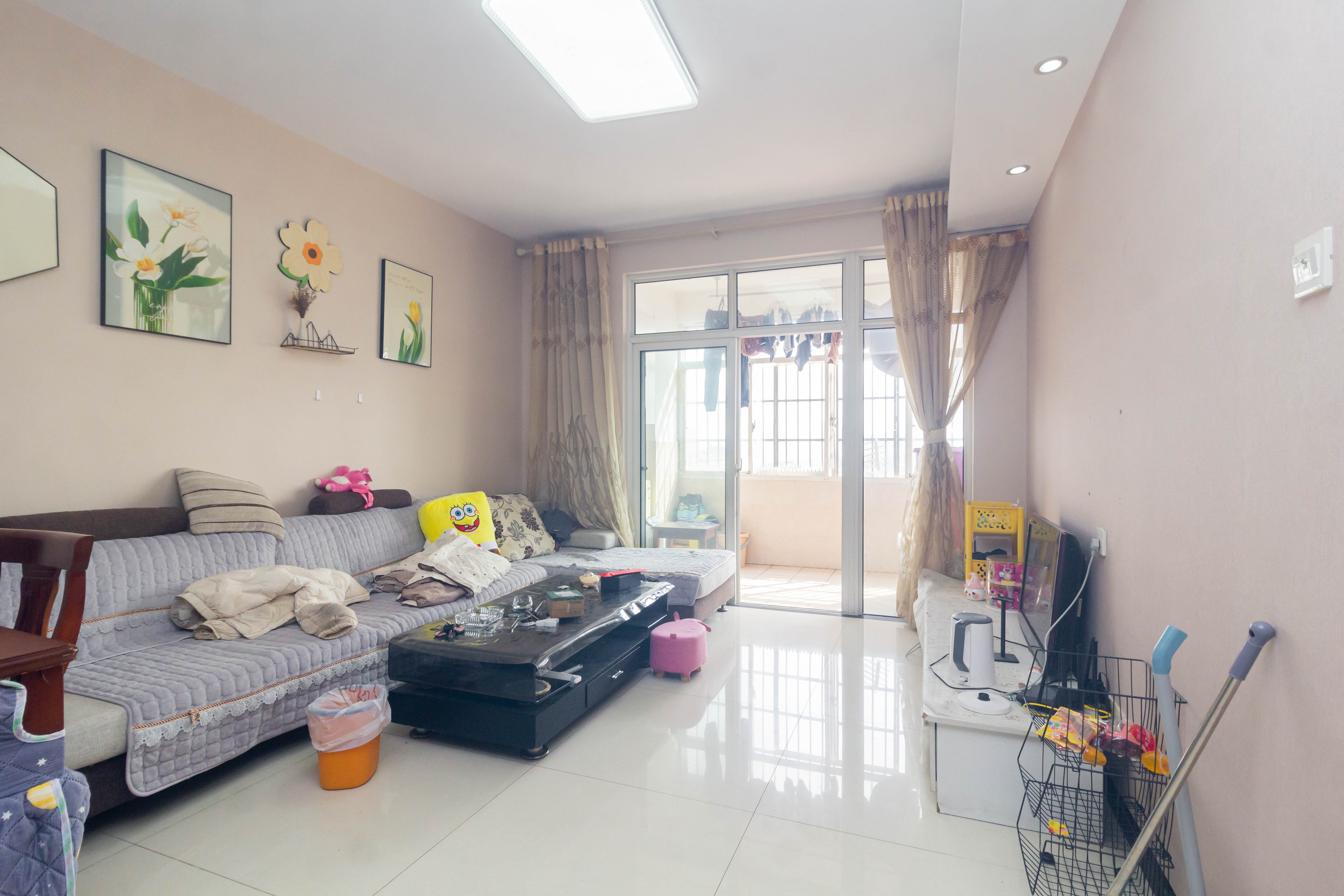 未来蜂巢 2室2厅1卫 39.8万 未来蜂巢 2室2厅1卫 39.8万客厅