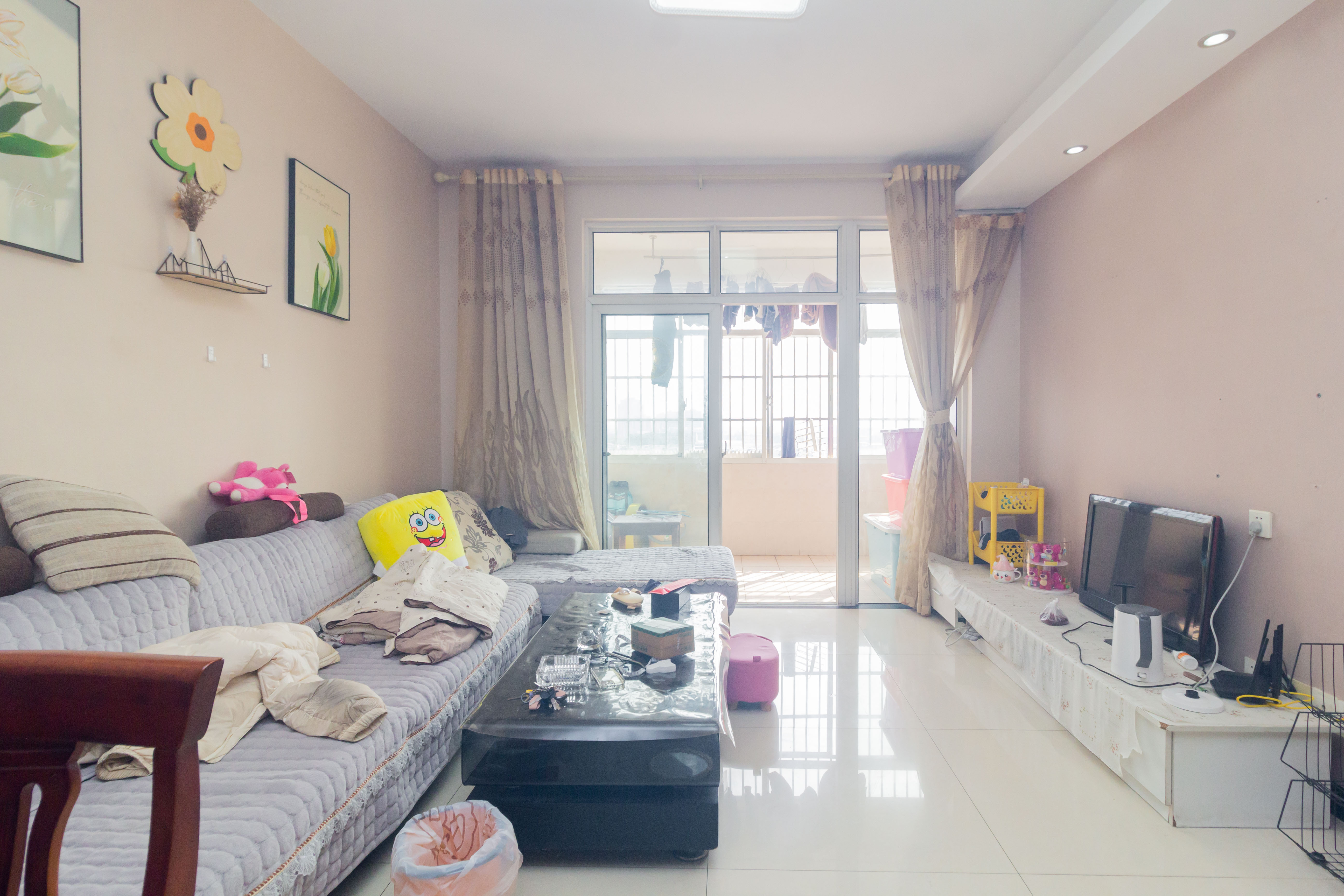 未来蜂巢 2室2厅1卫 39.8万 未来蜂巢 2室2厅1卫 39.8万客厅