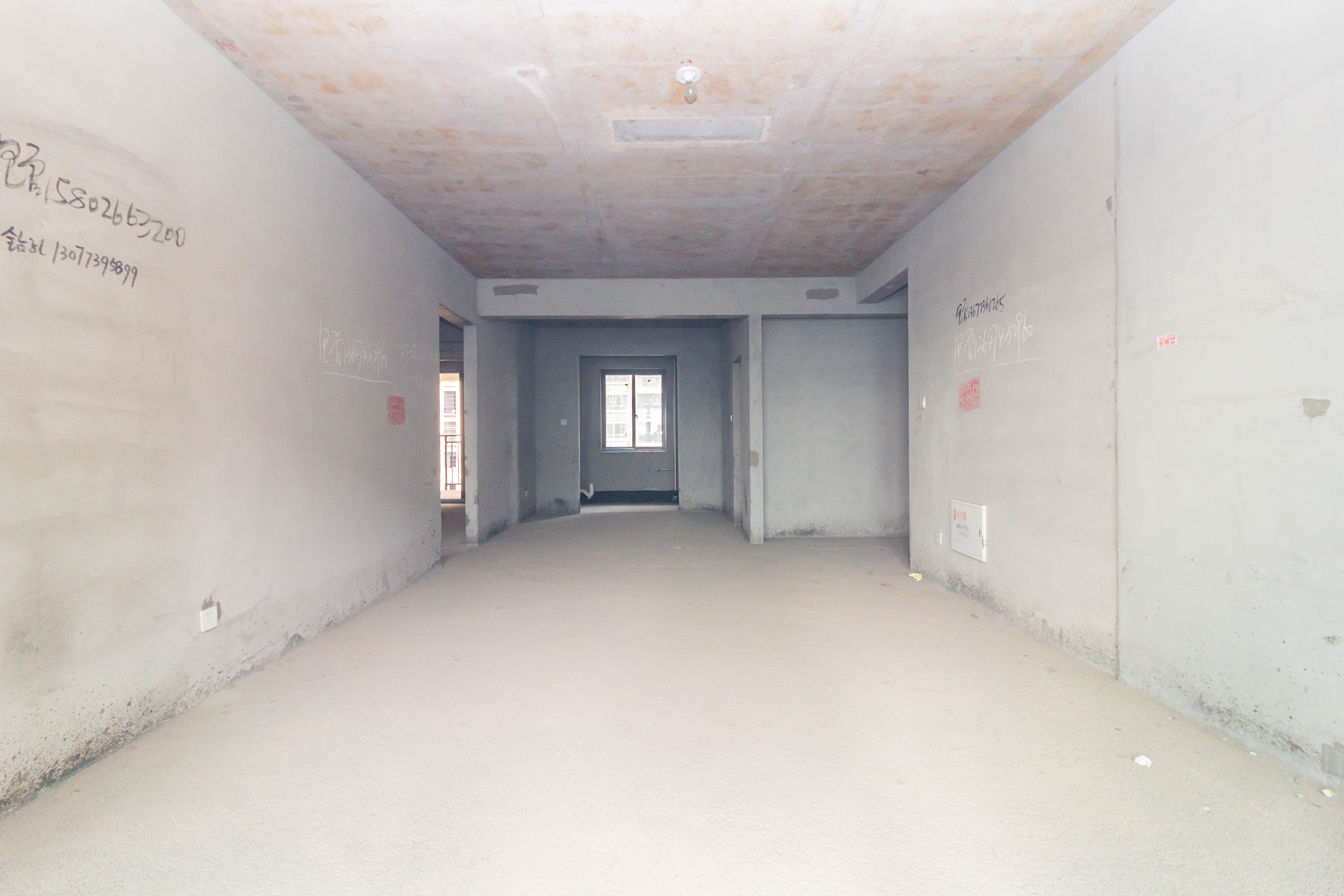 东方美地 4室2厅2卫 91.8万 东方美地 4室2厅2卫 91.8万客厅