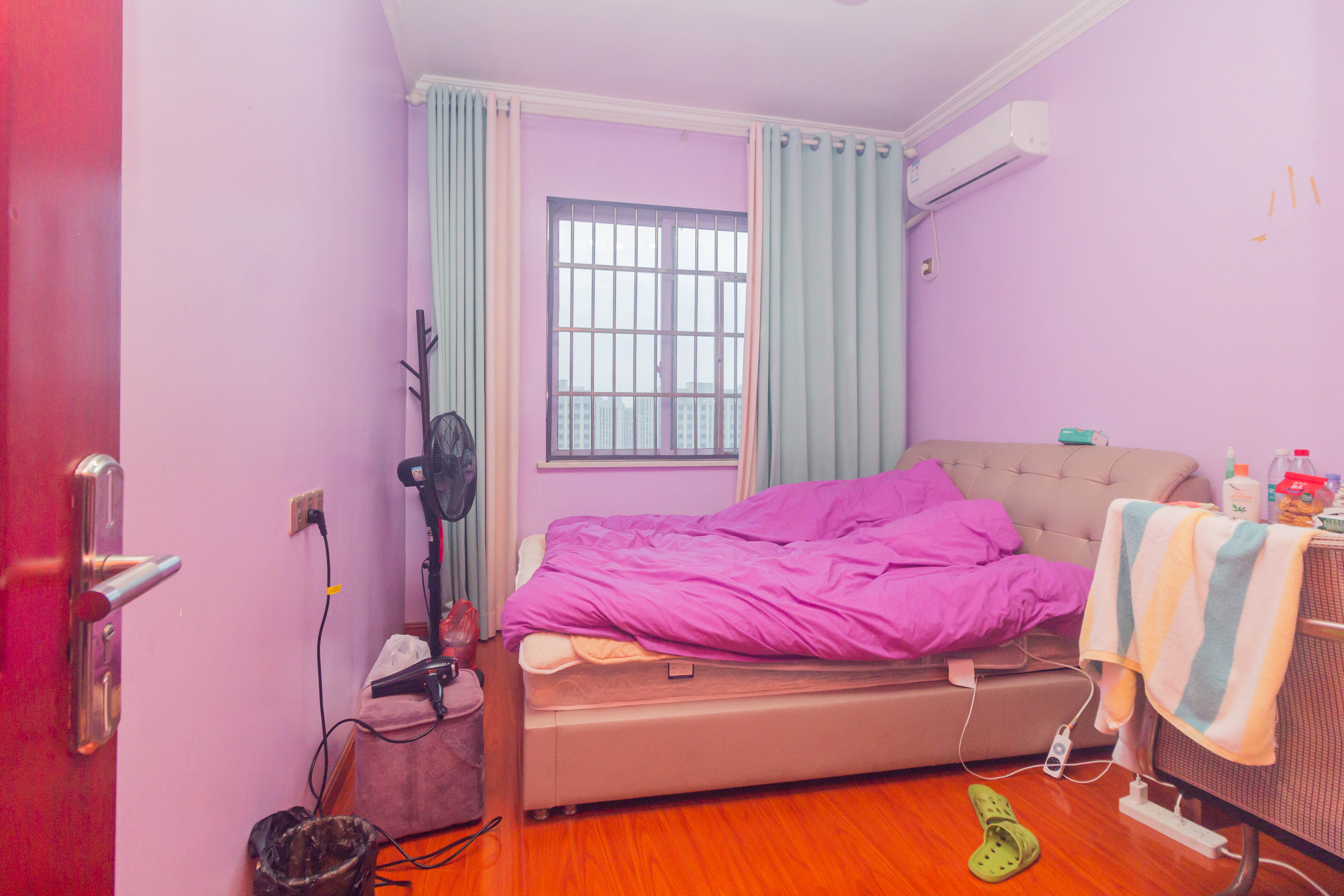 紫御江山  3室2厅2卫    88.0万 紫御江山  3室2厅2卫    88.0万卧室