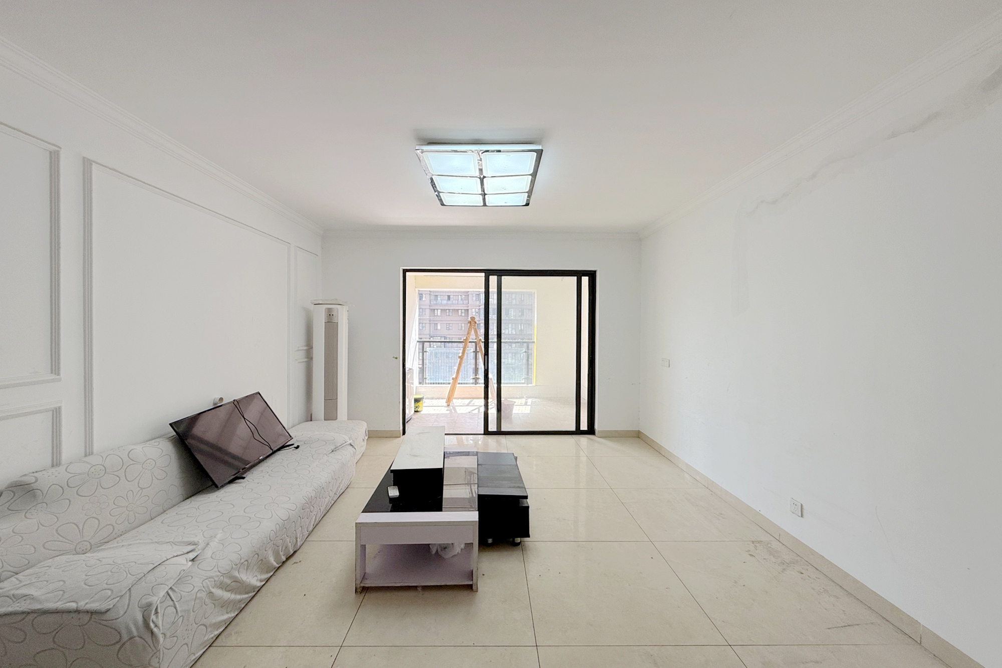 润和紫郡一期  3室2厅2卫    75.0万 润和紫郡一期  3室2厅2卫    75.0万客厅