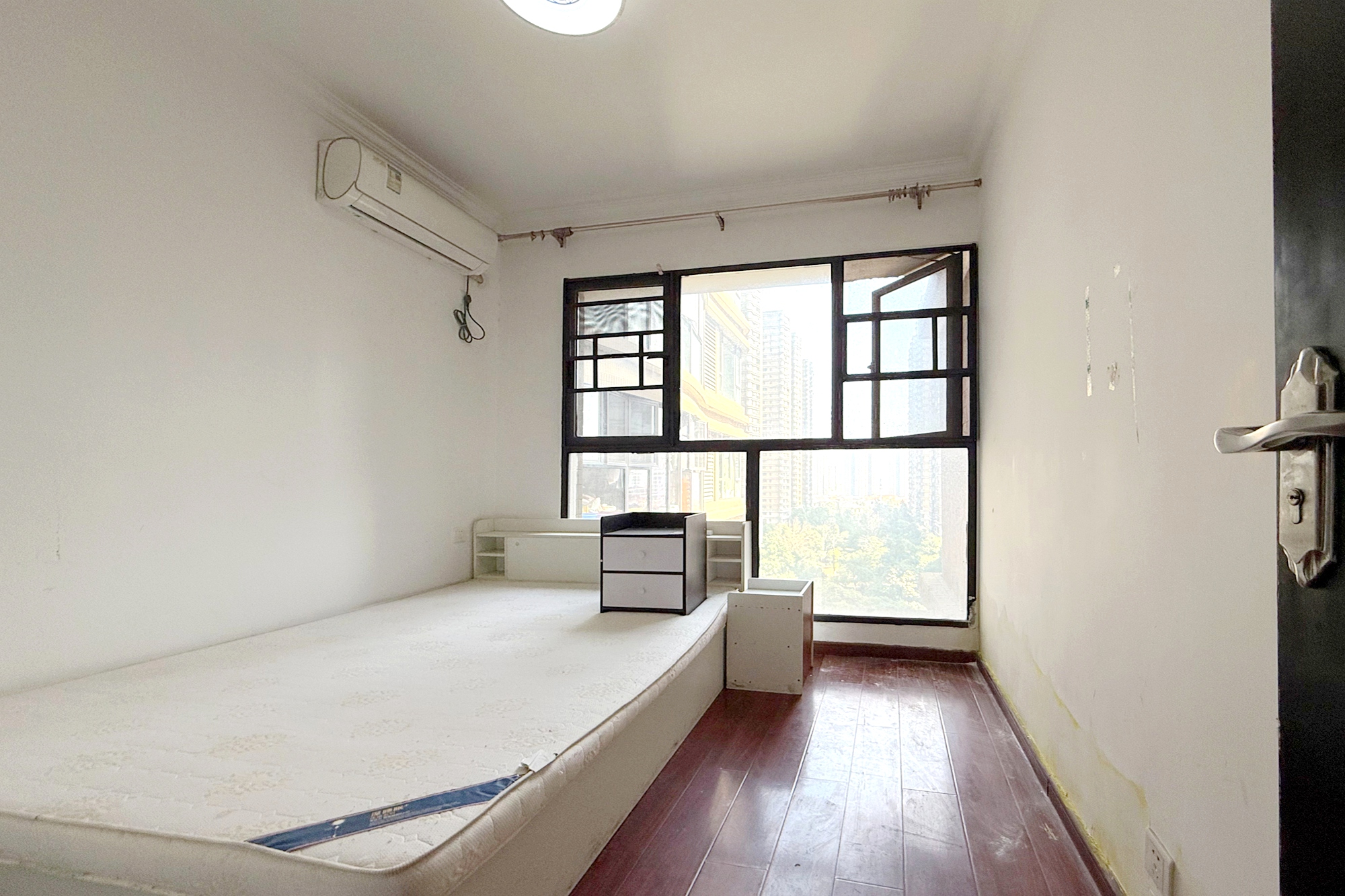 润和紫郡一期  3室2厅2卫    75.0万 润和紫郡一期  3室2厅2卫    75.0万卧室