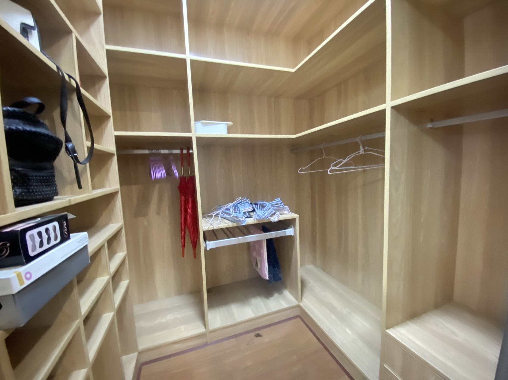 逸都花园 4室2厅2卫 65.8万 逸都花园 4室2厅2卫 65.8万室内图