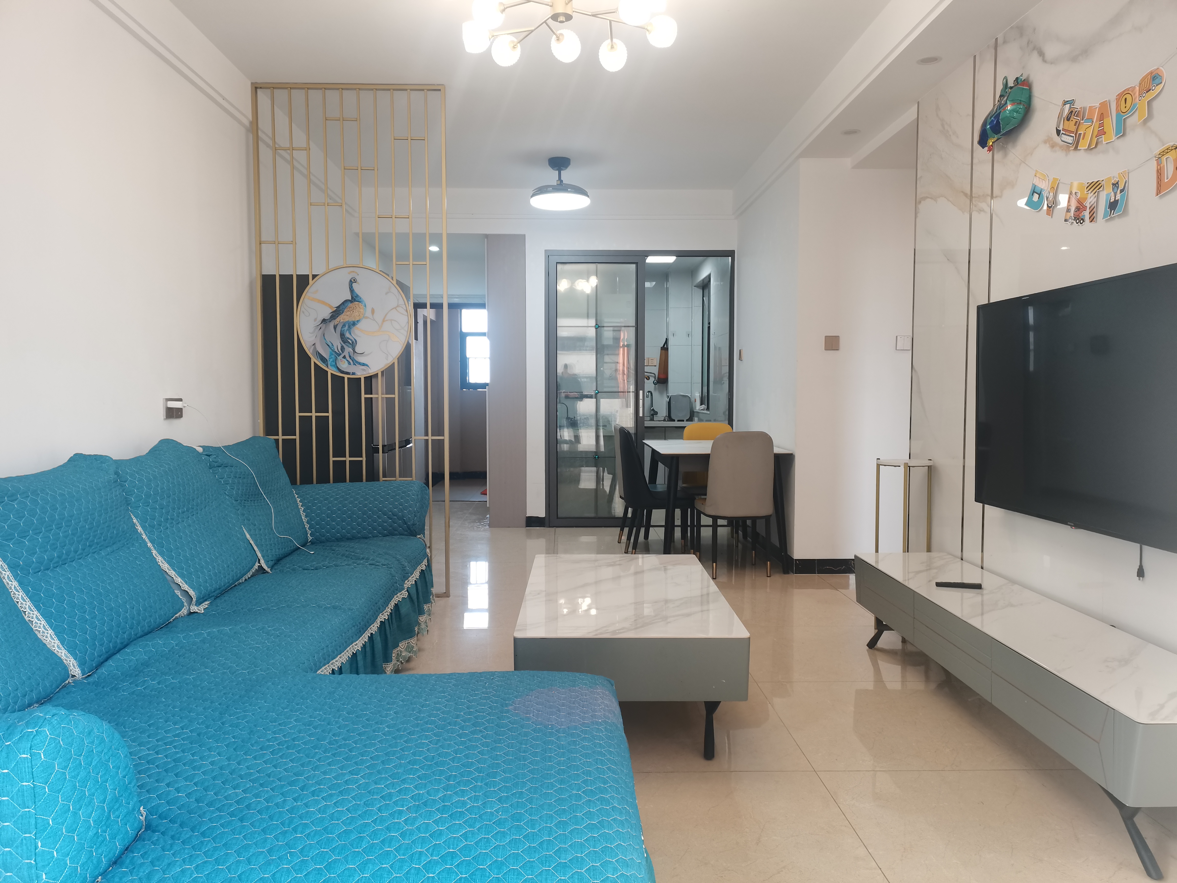 华润置地广场二期 3室2厅2卫 2400.0元/月 华润置地广场二期 3室2厅2卫 2400.0元/月户型图