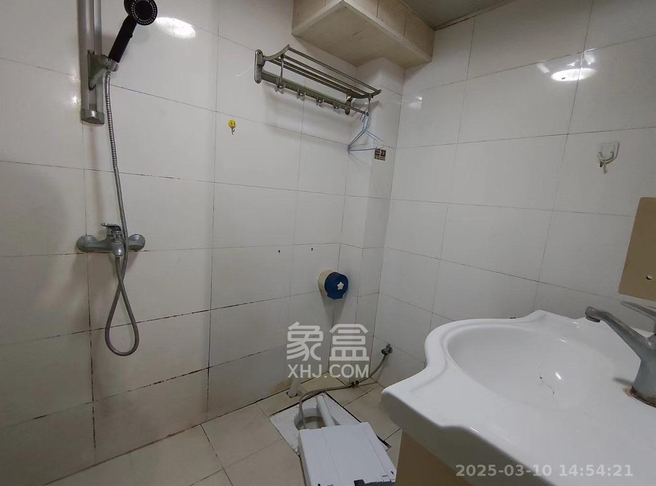 国立投资公司宿舍 2室1厅1卫 1900.0元/月 国立投资公司宿舍 2室1厅1卫 1900.0元/月室内图