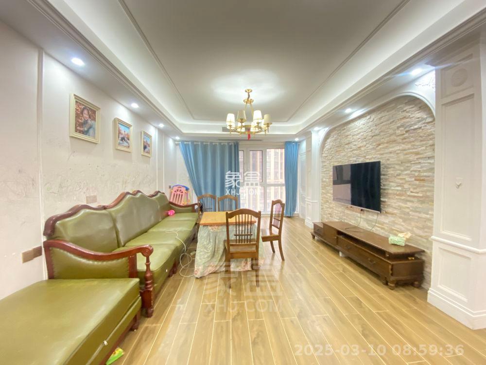 奥园养生城 3室1厅2卫 2200.0元/月 奥园养生城 3室1厅2卫 2200.0元/月室内图