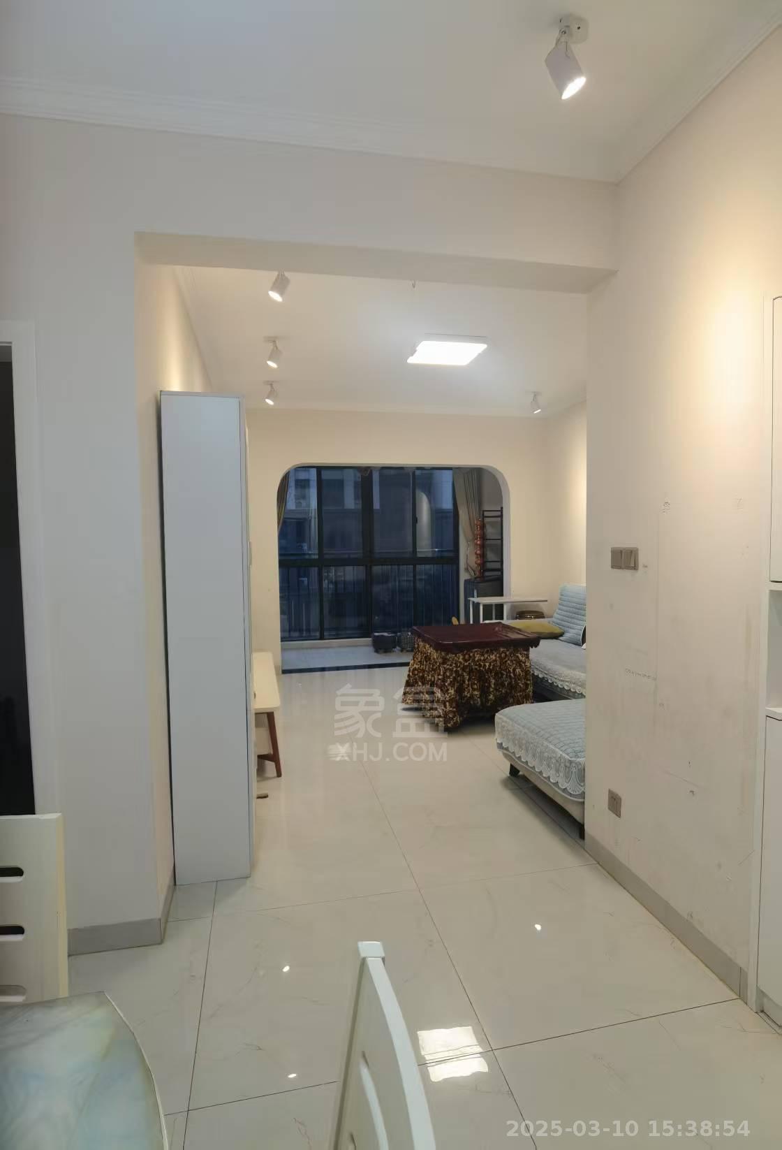 山水印象 3室2厅2卫 2000.0元/月 山水印象 3室2厅2卫 2000.0元/月室内图