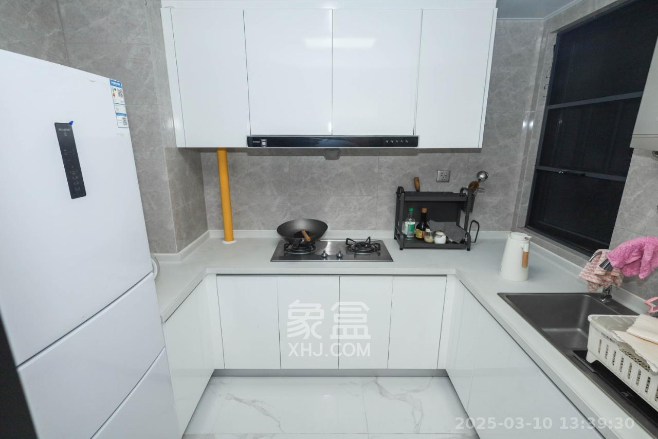 中海阅溪府  3室2厅2卫    3000.0元/月室内图