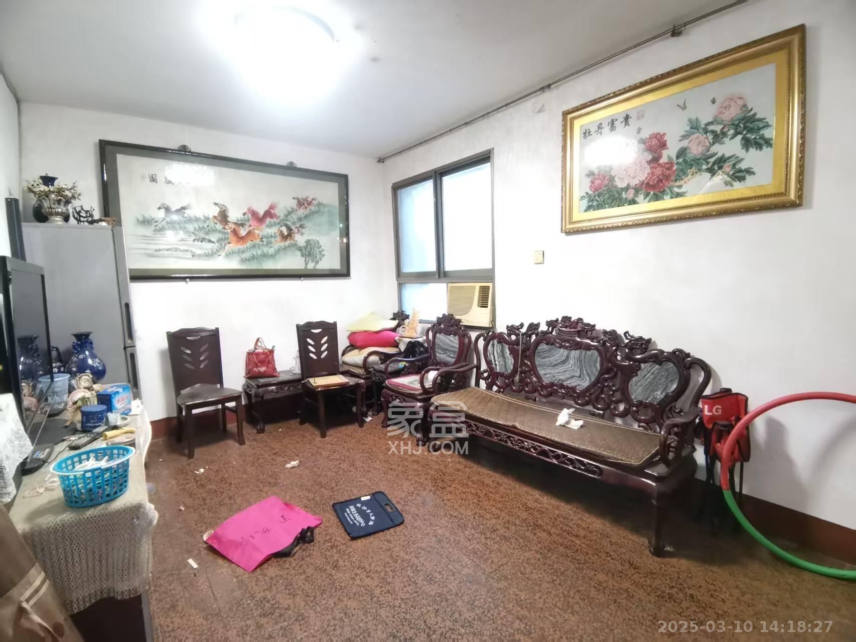 公交园小区（公交新村）  2室2厅1卫   1200.00元/月
