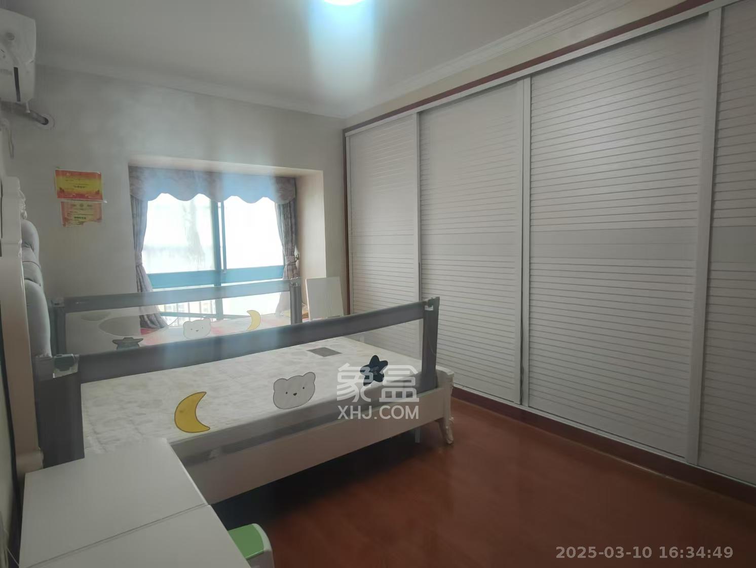 蝴蝶谷  3室2厅2卫   2100.00元/月室内图