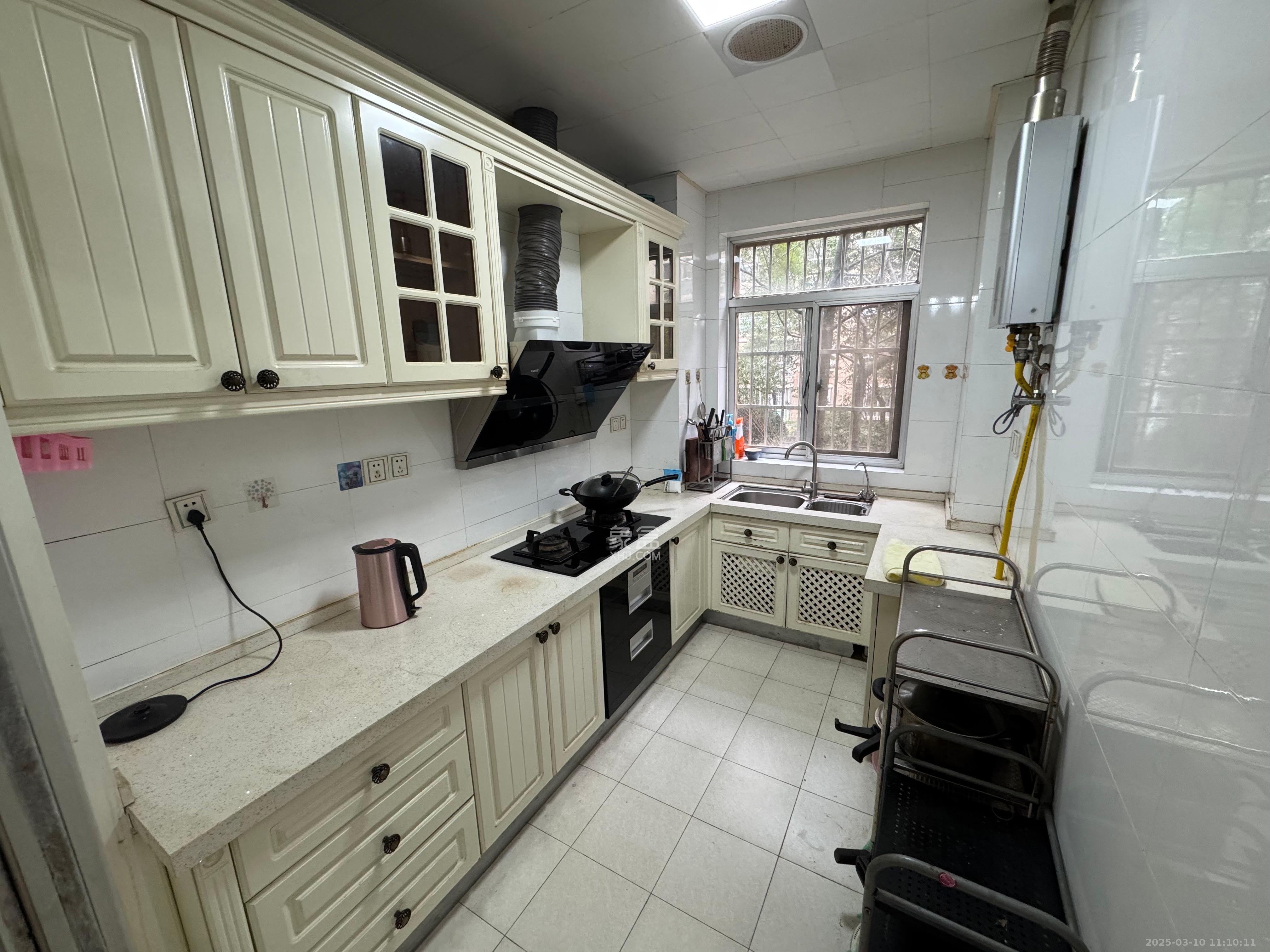 华银园 3室2厅2卫 3000.0元/月 华银园 3室2厅2卫 3000.0元/月室内图