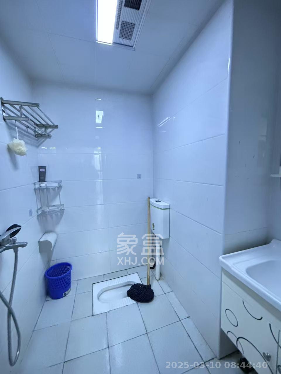 东岸城邦  1室1厅1卫   1700.00元/月室内图