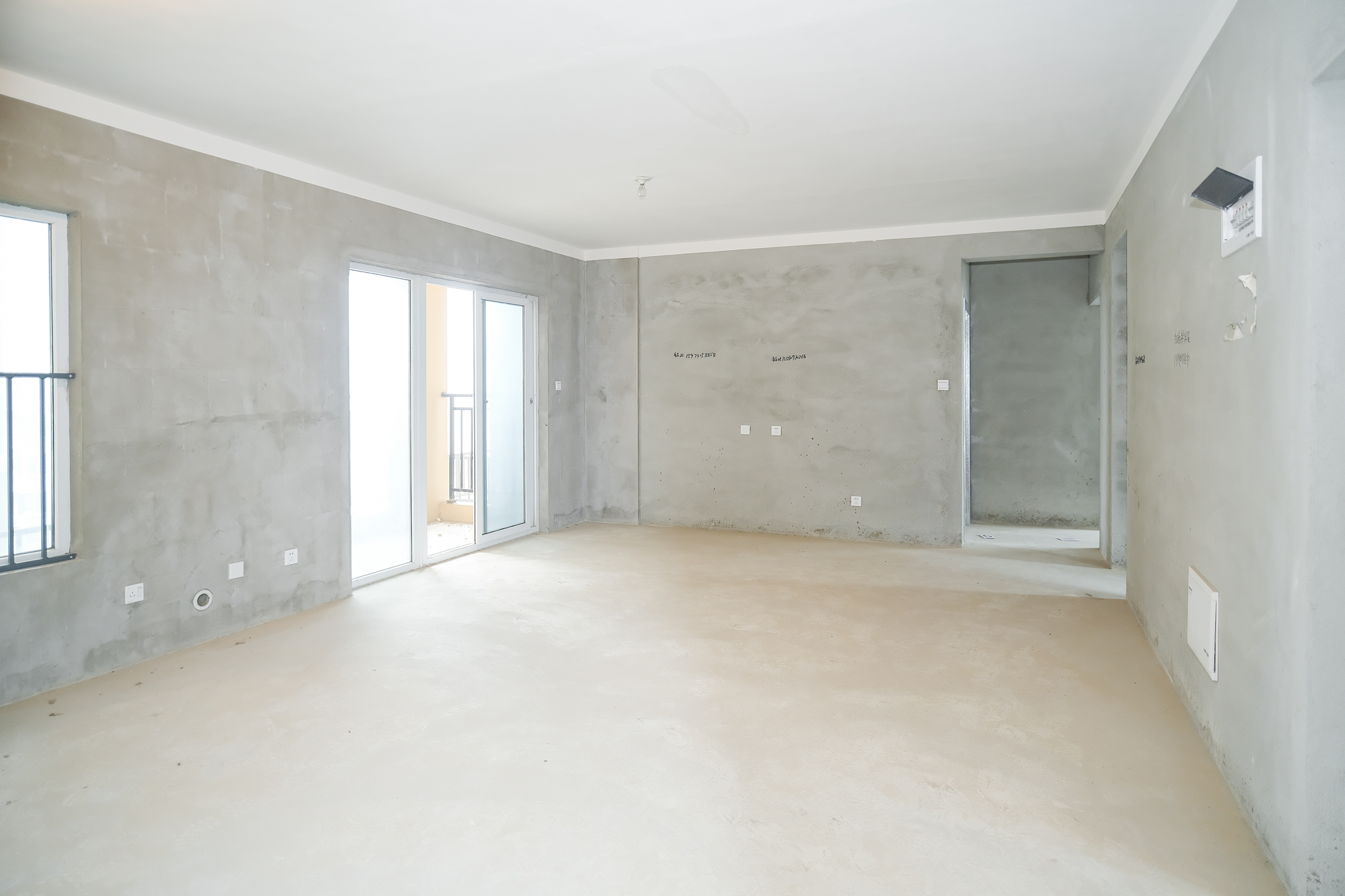 荣盛花语城  3室2厅1卫    72.0万 荣盛花语城  3室2厅1卫    72.0万客厅