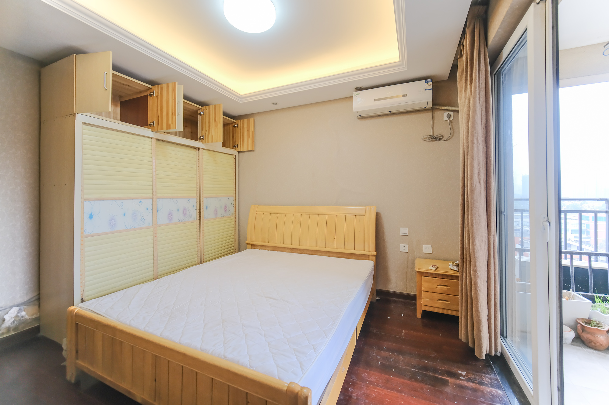 郡原居里 1室1厅1卫 35.0万 郡原居里 1室1厅1卫 35.0万卧室