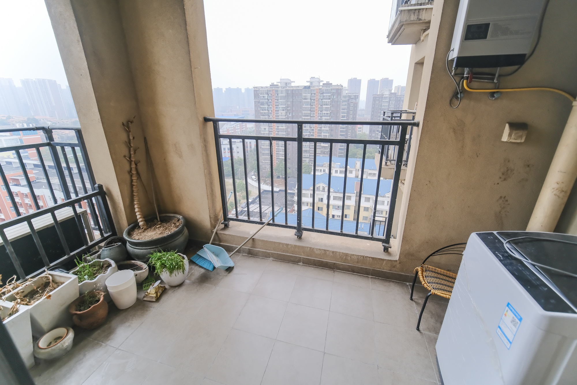 郡原居里 1室1厅1卫 35.0万 郡原居里 1室1厅1卫 35.0万阳台